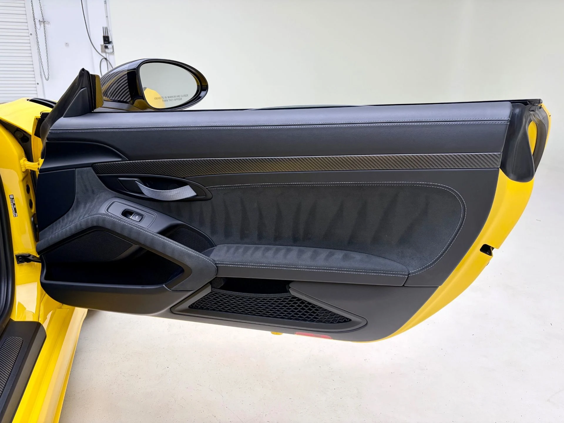 mph023_4221352961_Used_2023_Porsche_718_Cayman_GT_4_RS_1777938810_567ceac5c7