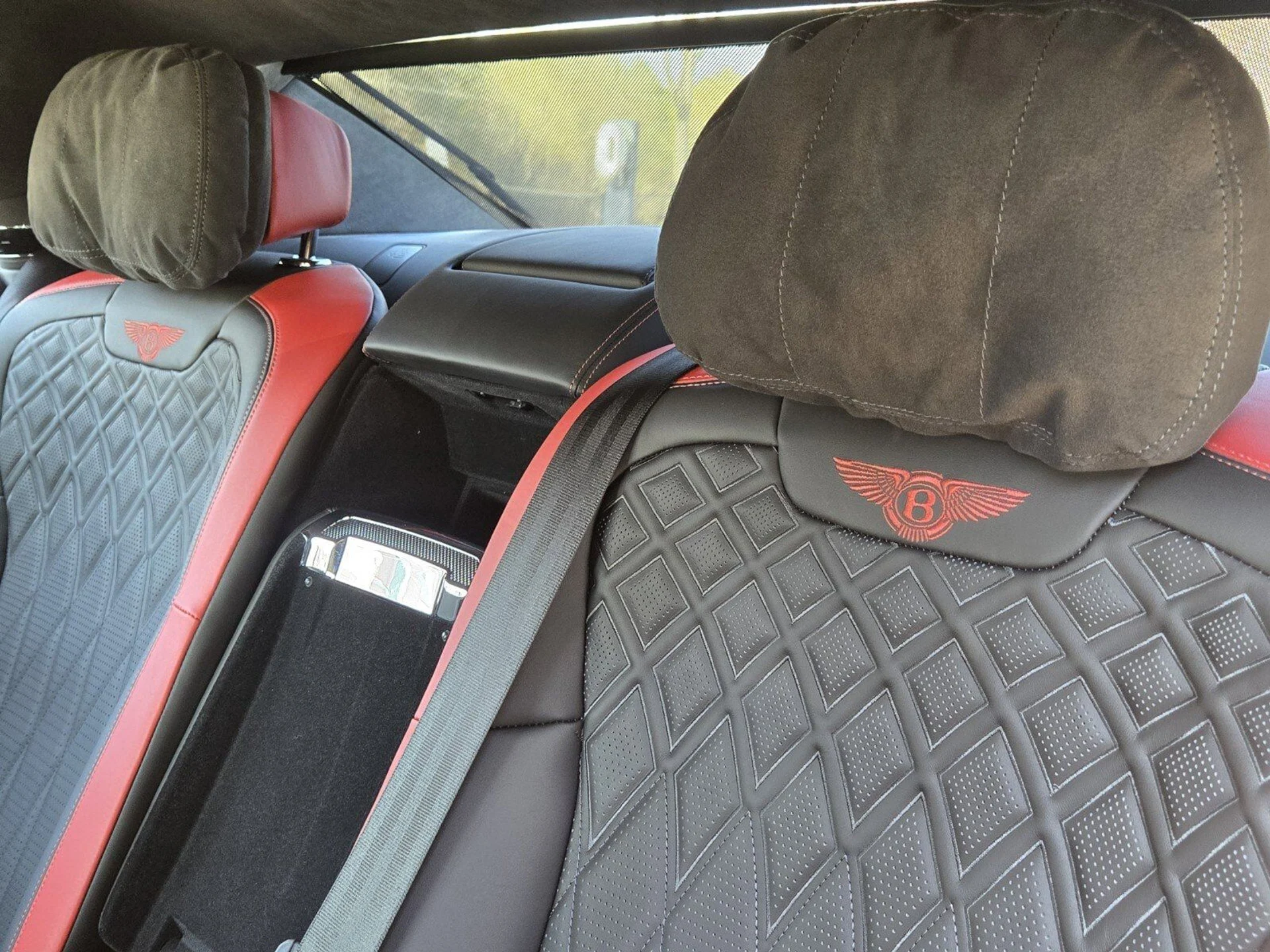 mph023_4221374746_79f98baf4549bc6551d565bfd55d70f1x_8f848bb88a