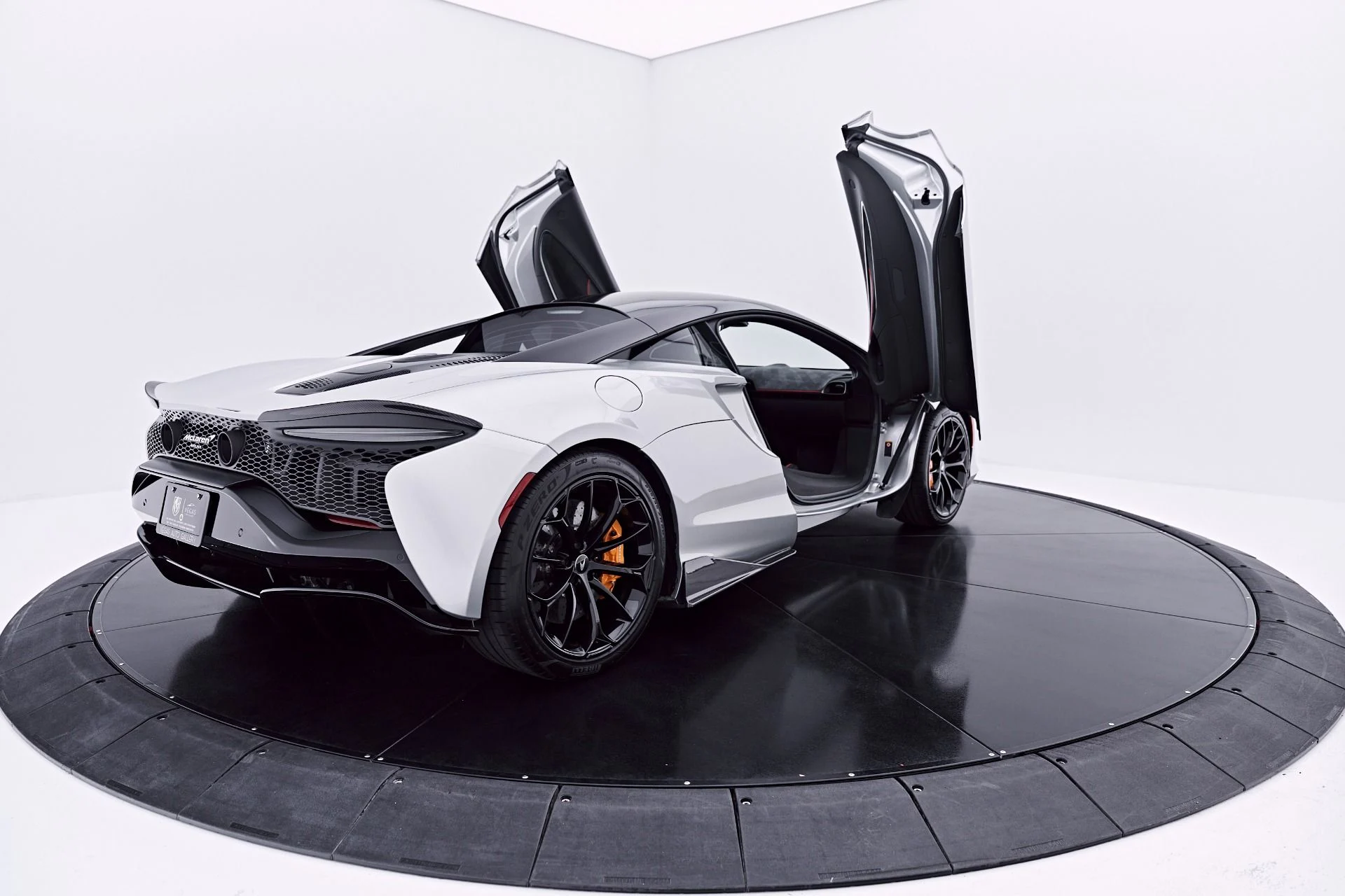 mph023_4224192098_Used_2023_Mc_Laren_Artura_1782871213_4340450c0f