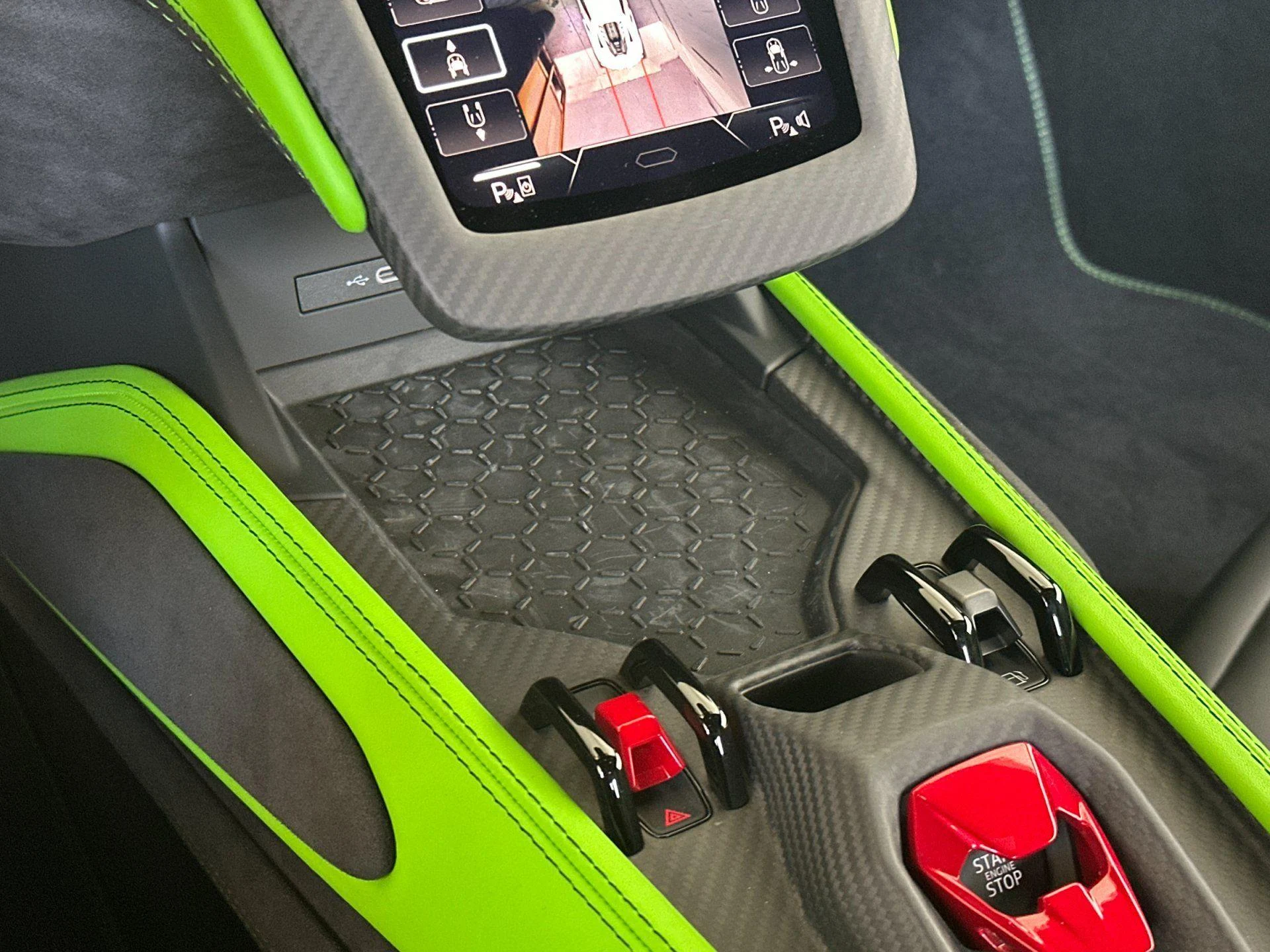 mph023_4225422597_New_2026_Lamborghini_Revuelto_Coupe_1781861205_000005128c