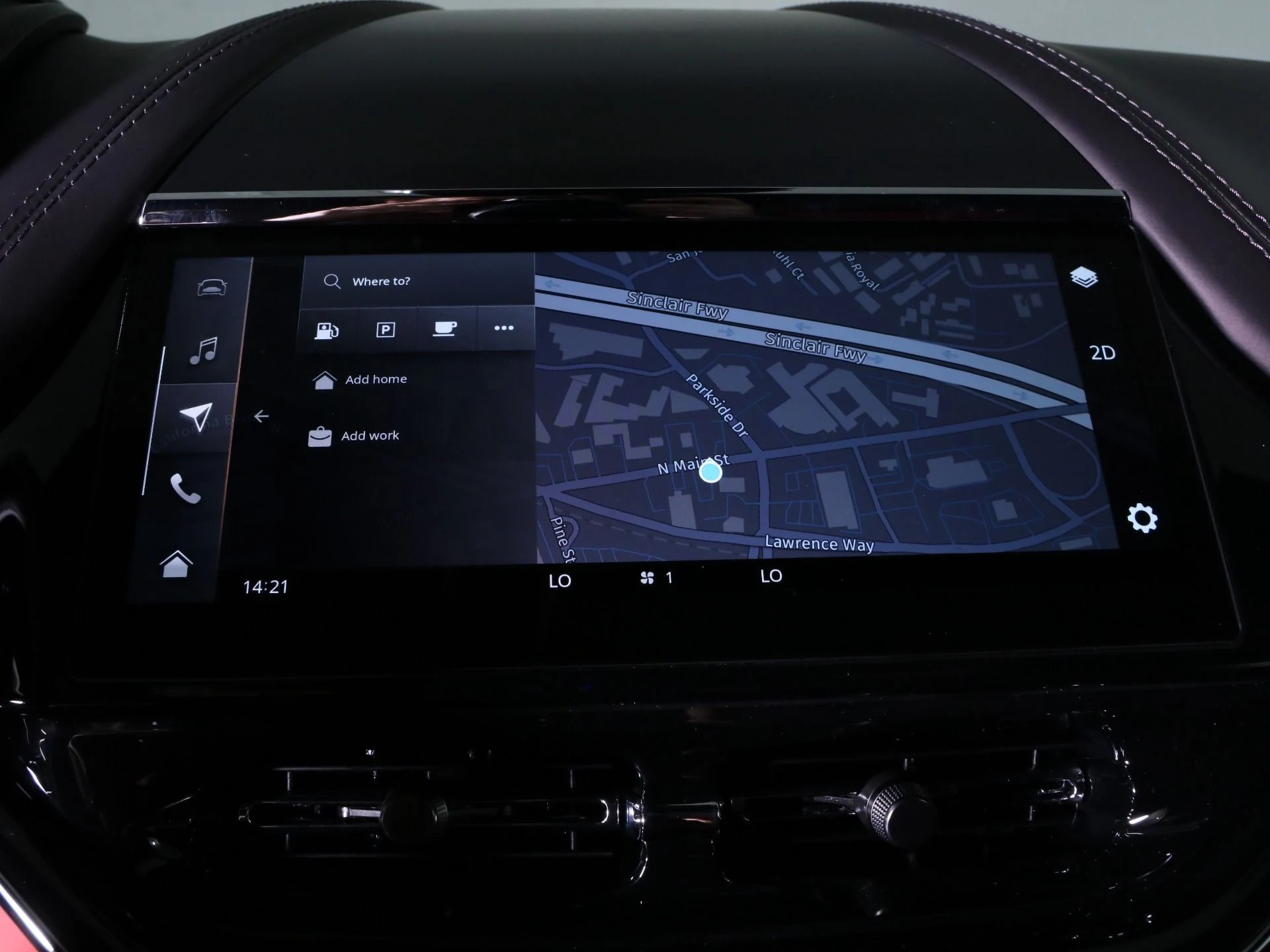 mph023_422885195_New_2025_Aston_Martin_DBX_707_1758482627_adb7896d8a