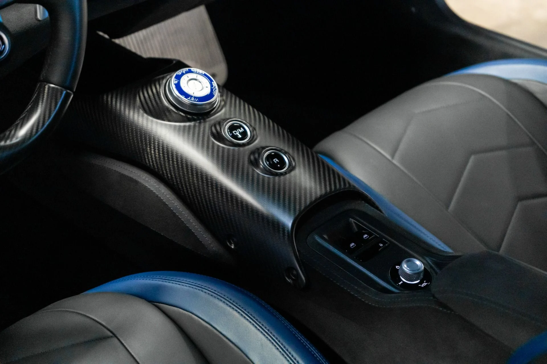 mph023_4232568497_Used_2022_Maserati_MC_20_1759174720_a23413c6ff