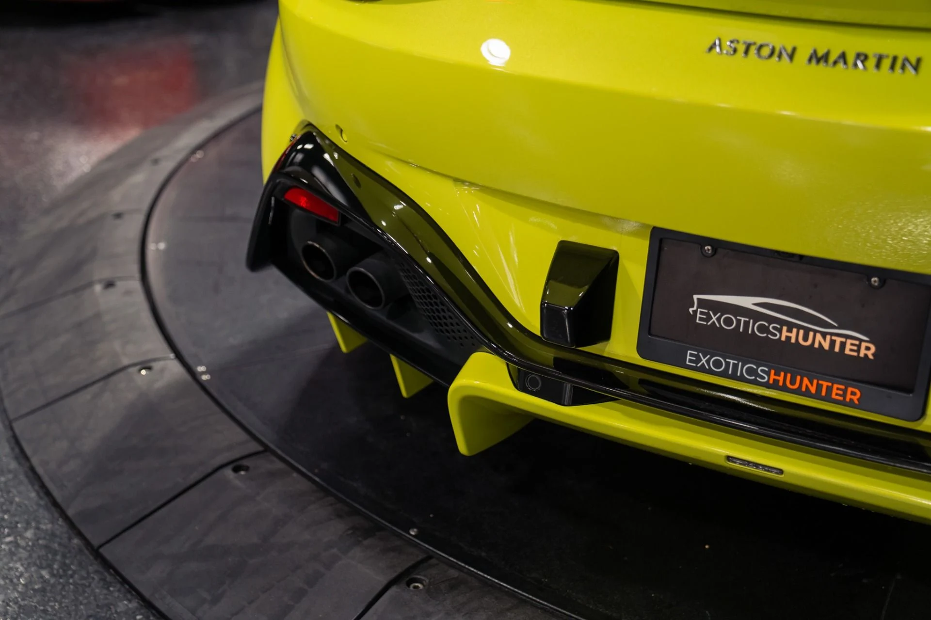 mph023_4238235109_Used_2019_Aston_Martin_Vantage_Paint_Matched_Interior_Trim_1785943447_a0aacc0d00