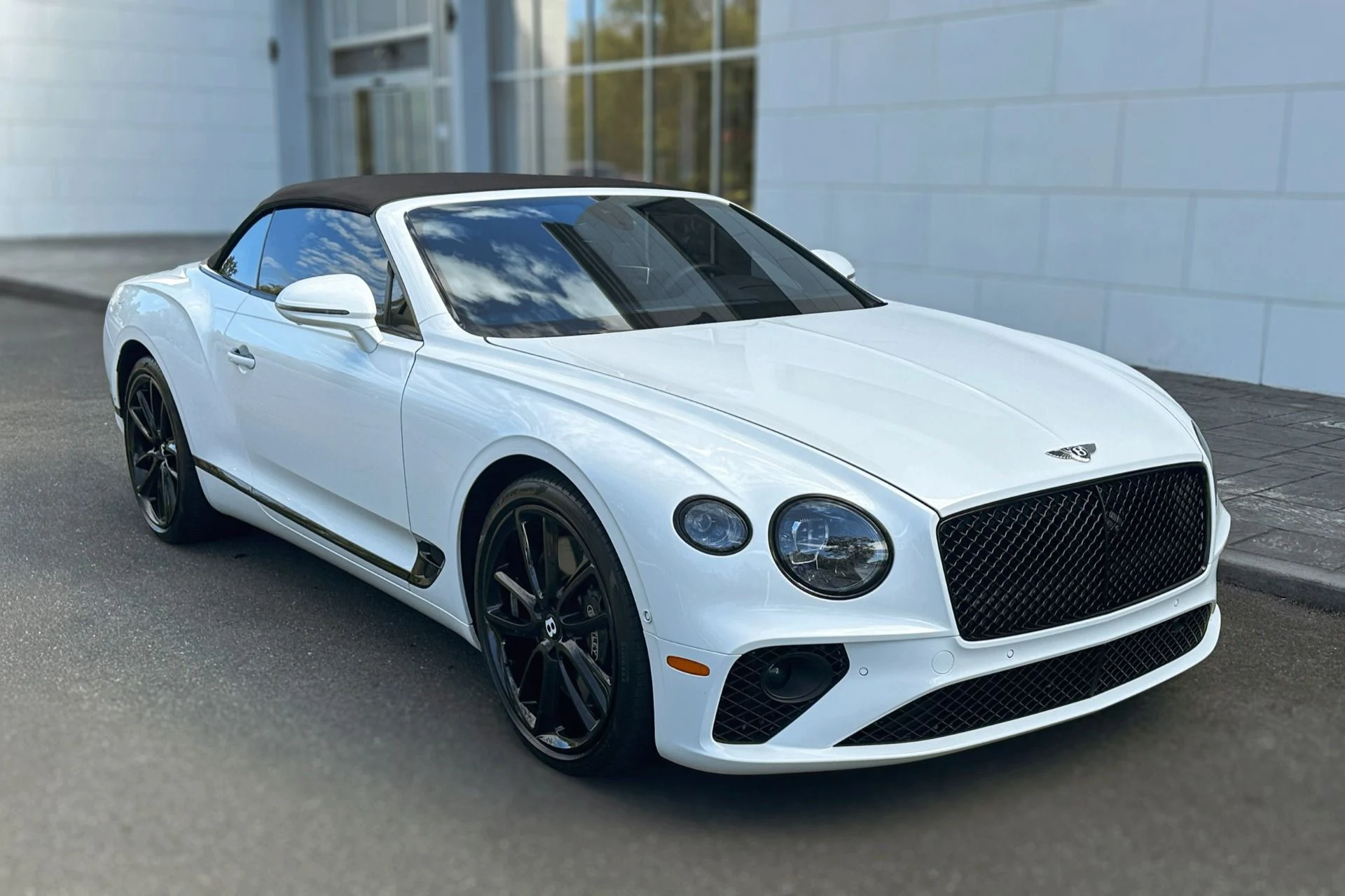 mph023_423857041_Used_2022_Bentley_Continental_GTC_V8_1760707482_c3a87d7293