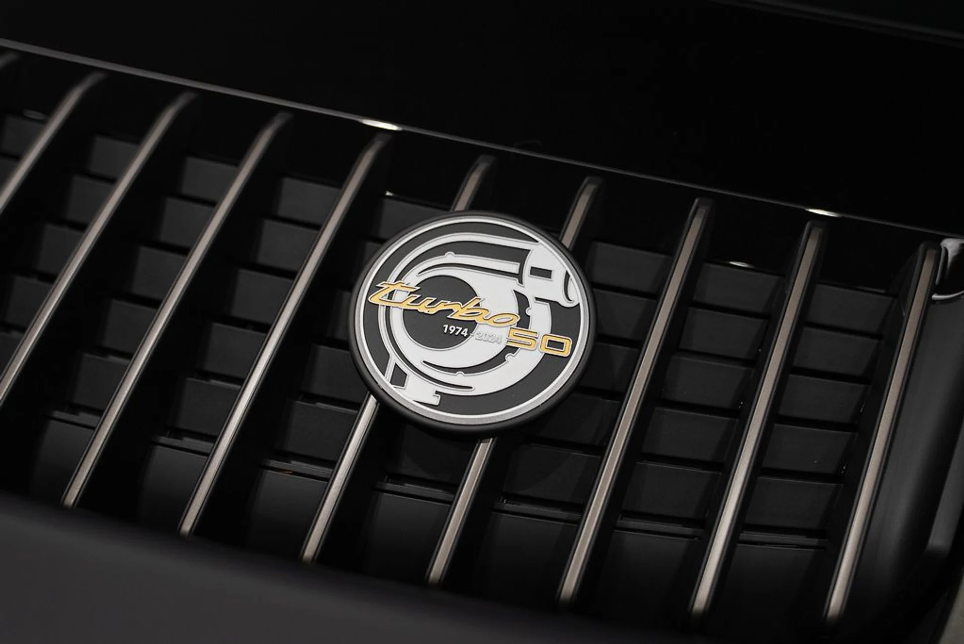 mph023_4241317652_porsche_911_2025_jpg_v_1774622497_048473f4ed