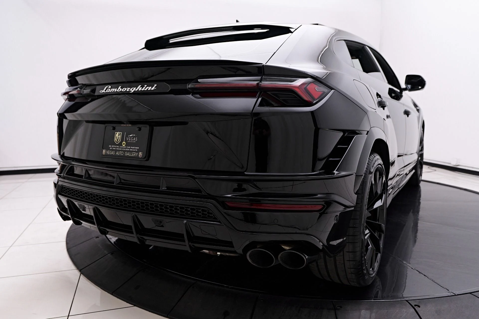 mph023_4242158863_Used_2024_Lamborghini_Urus_S_1759191672_8e5c9c85ed