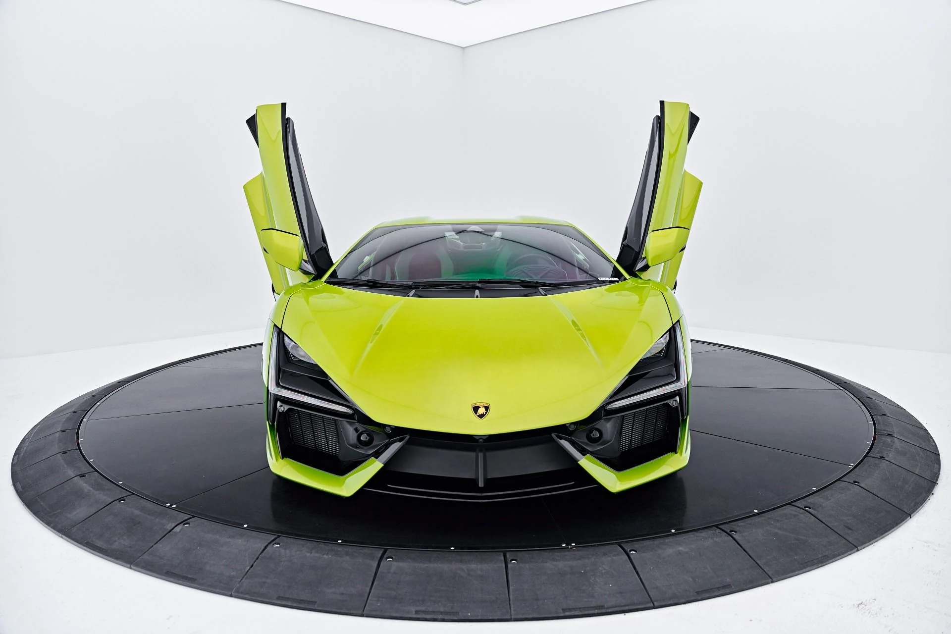 mph023_4243089391_Used_2025_Lamborghini_Revuelto_Base_1785288810_b54c211601