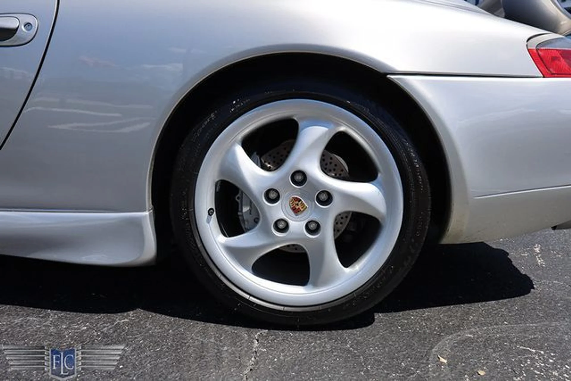 mph023_4246732347_used_2000_porsche_911_carrera_2drcarrera4coupewtiptronic_6305_23086843_28_640_844e8ad9de