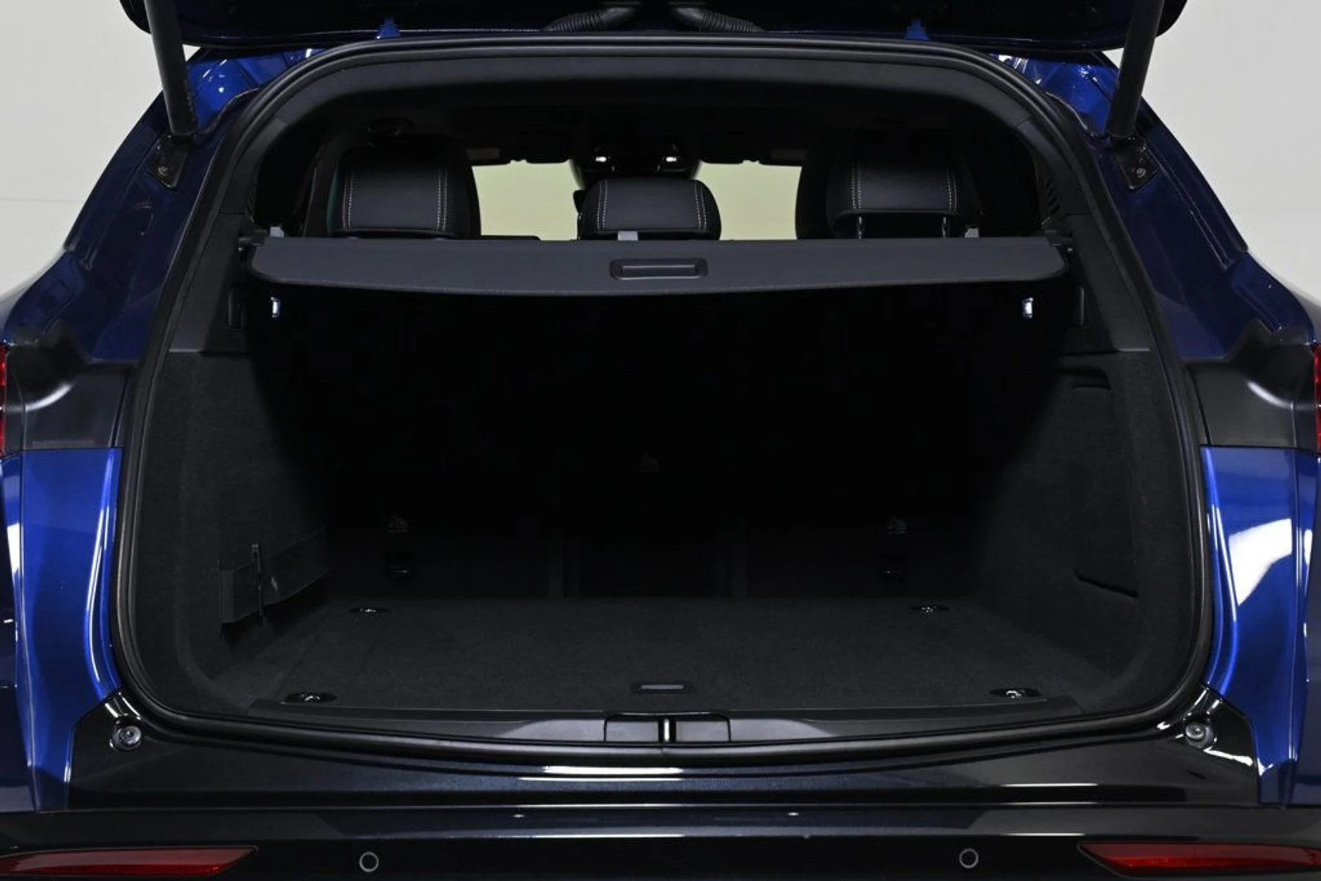 mph023_425827640_used_2025_maserati_grecale_modena_11350_22945546_23_1024_abae078078