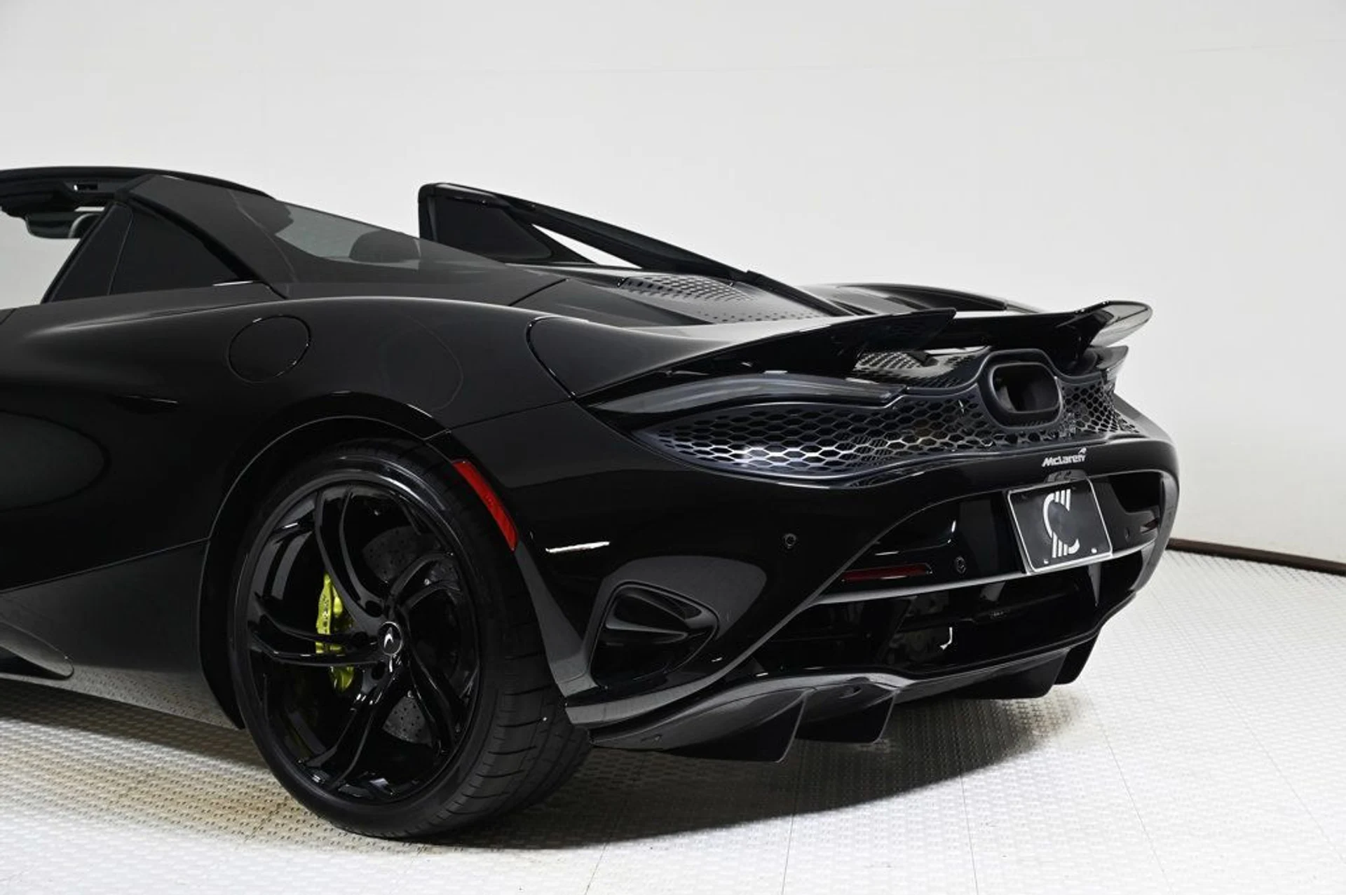 mph023_4260118580_used_2025_mclaren_750s_spider_11350_22950196_23_1024_5c6fb7ae61