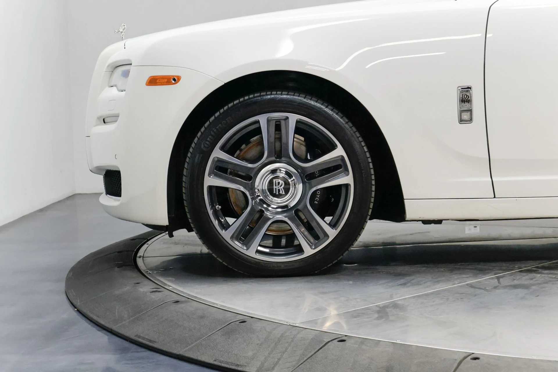 mph023_4260218833_Used_2016_Rolls_Royce_Ghost_Base_1761576536_429e0fabdb