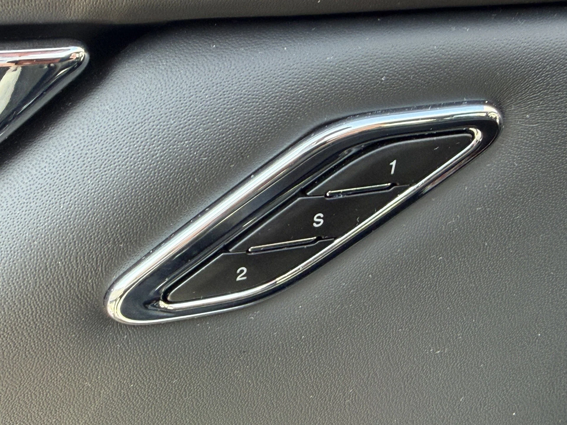 mph023_4262330347_61d748bd60526b0d45a7424a39adbd82x_c166f552e9