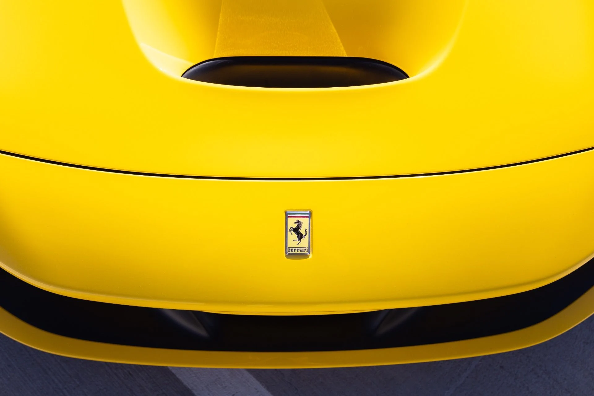 mph023_4272596094_Used_2022_Ferrari_F8_Spider_1790977695_766fcbe444