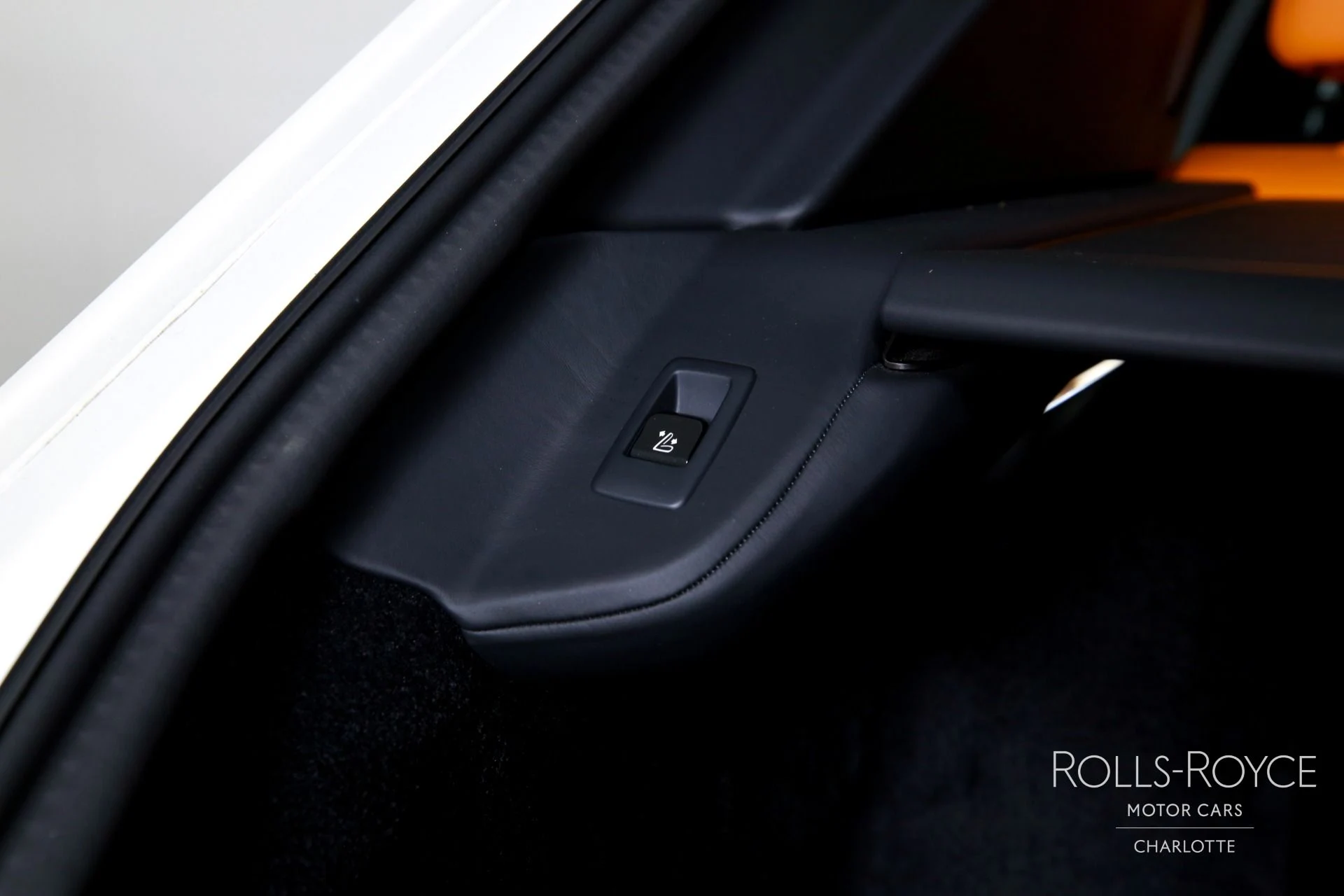 mph023_4276728751_Used_2025_Rolls_Royce_Cullinan_1765396756_d397168953