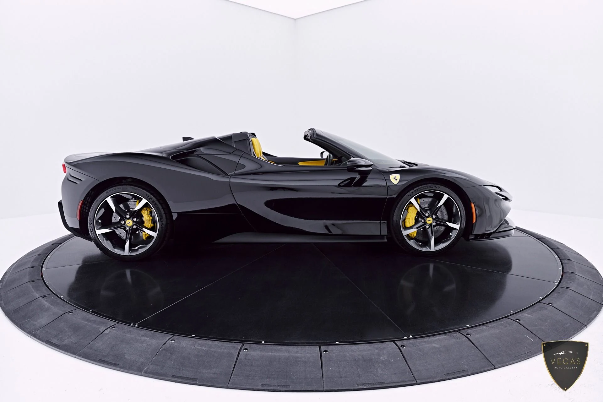 mph023_4284963685_Used_2024_Ferrari_SF_90_Spider_Base_1783038340_4c7a761ca7
