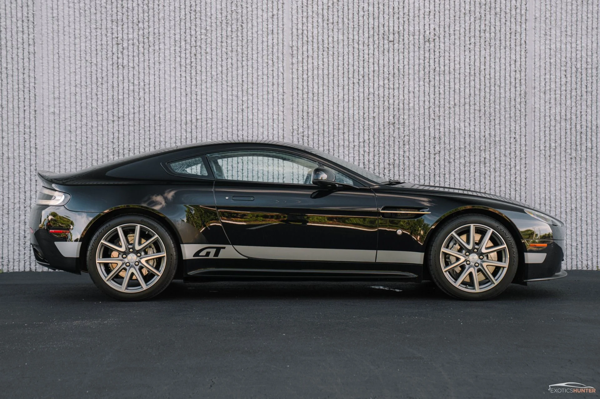 mph023_4288158377_Used_2015_Aston_Martin_V8_Vantage_GT_6_Speed_w_Argento_Grey_Interior_1746627937_661ff0ed47