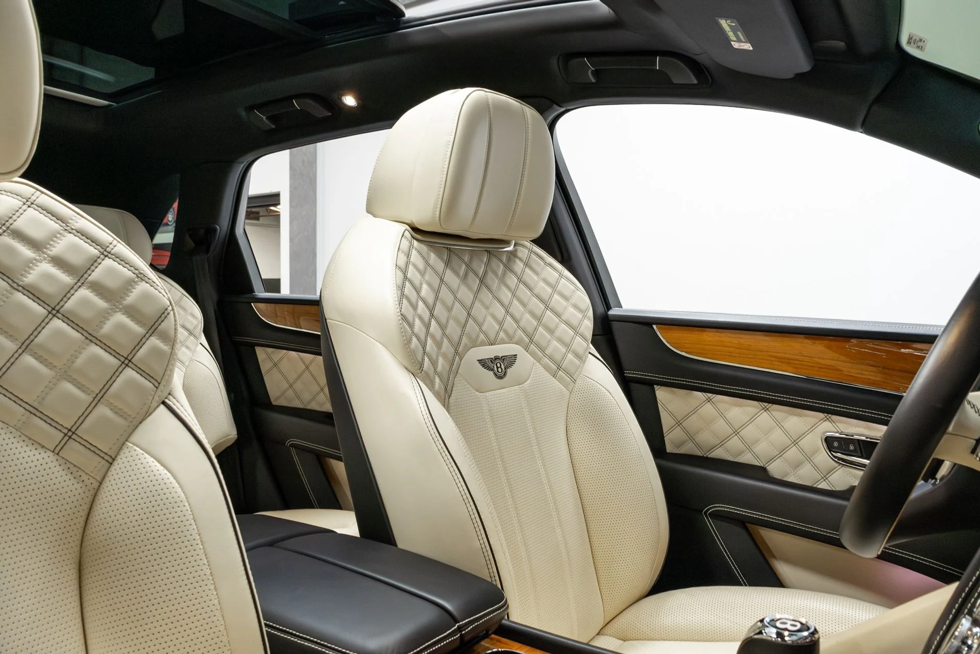 mph023_4290707261_Used_2021_Bentley_Bentayga_V8_First_Edition_1776782316_b1ba6f6373