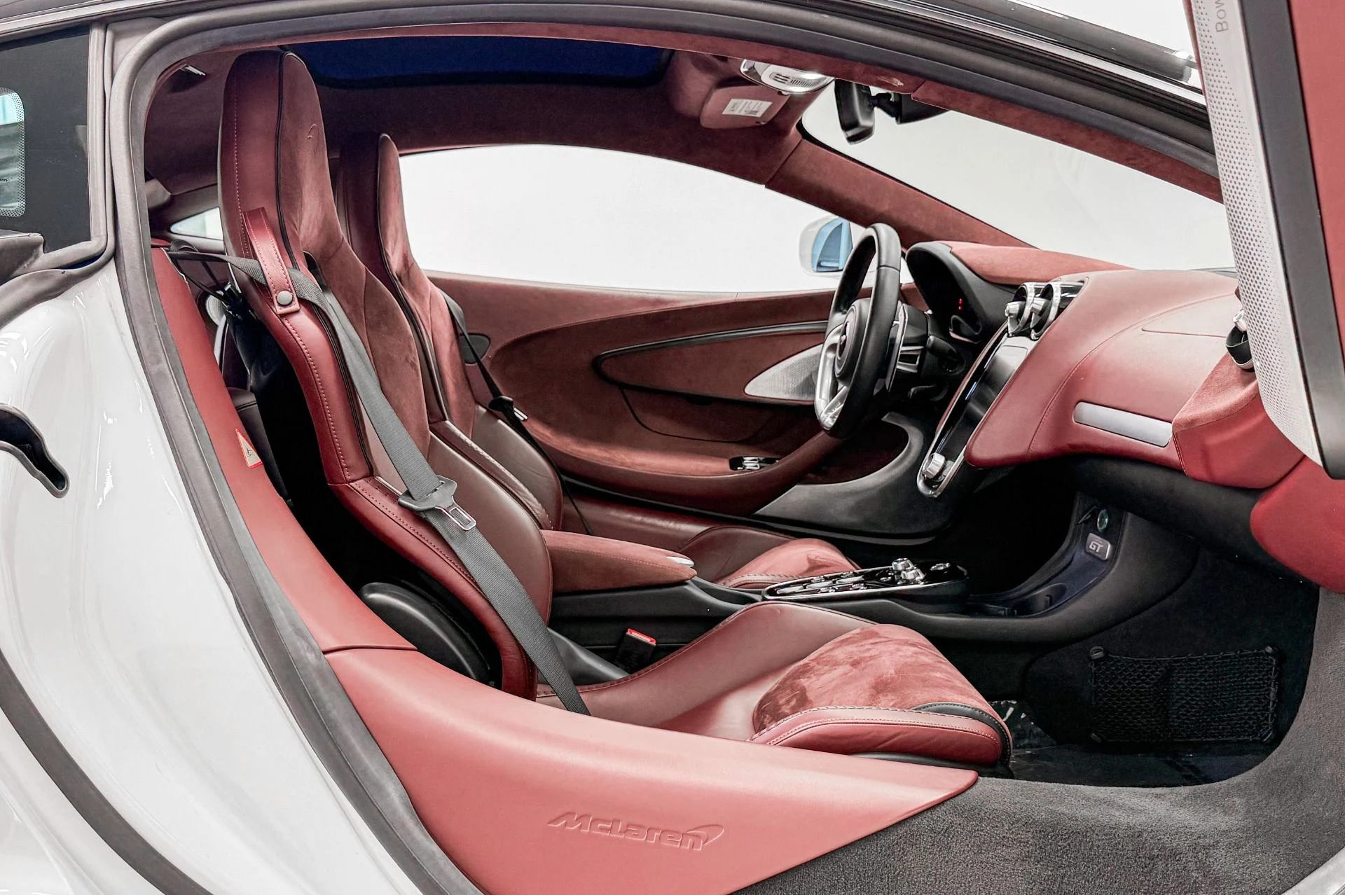 mph023_433090453_Used_2021_Mc_Laren_GT_Leather_and_Alcantara_Interior_Bowers_and_Wilkins_Audio_1785172366_f30b470fb9
