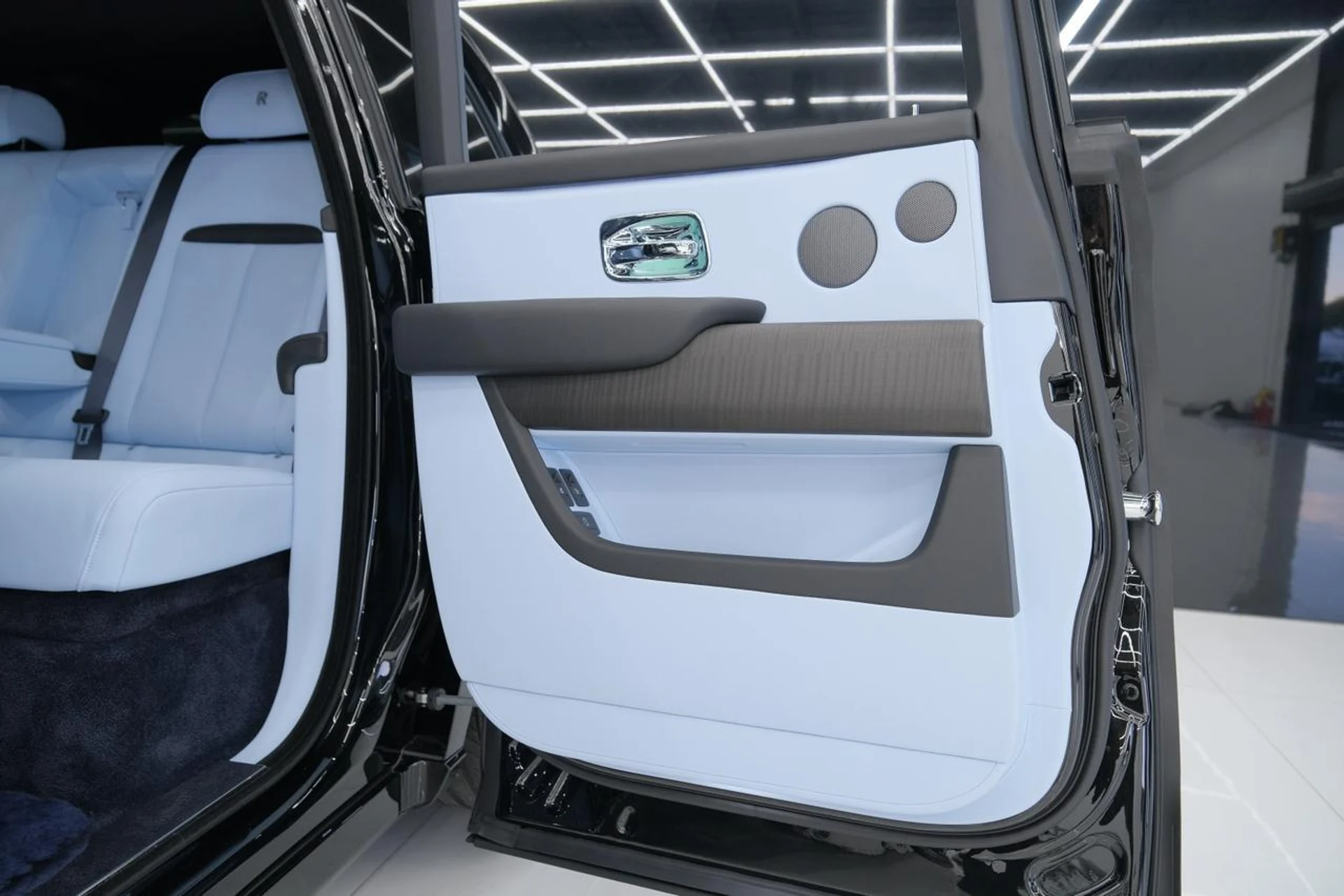 mph023_433615182_12d18d1e63411d71fab5a2e26f7e3a71_253217b71d