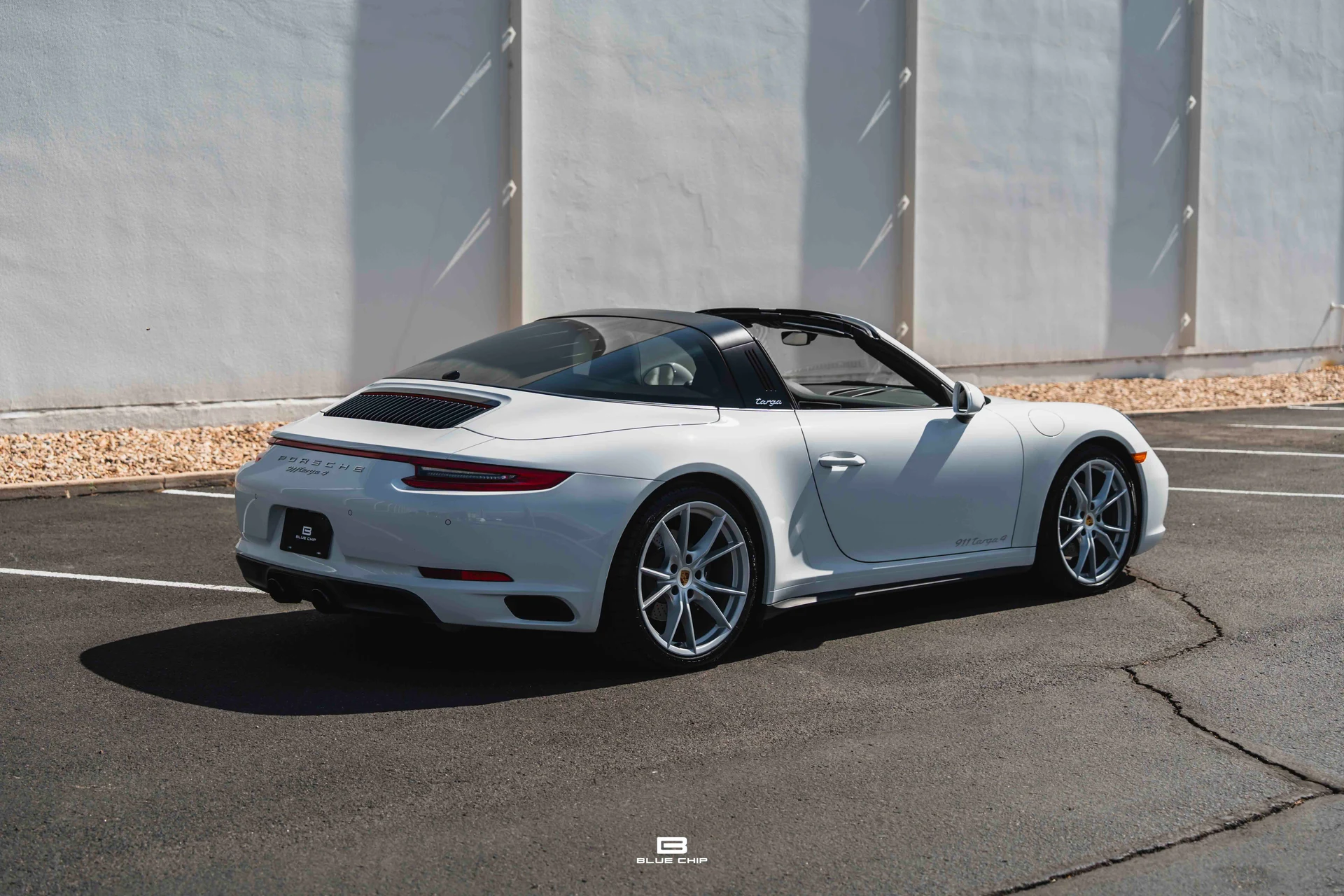 mph023_445813338_6a30826a7359f7301c6bab29_2019_Porsche_911_24_afa7ffb5e9