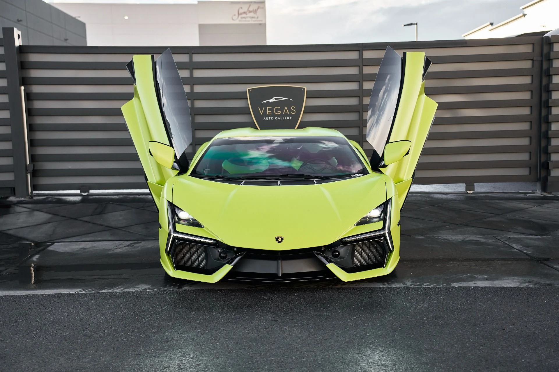 mph023_448661360_Used_2024_Lamborghini_Revuelto_1763604712_473feb18c6