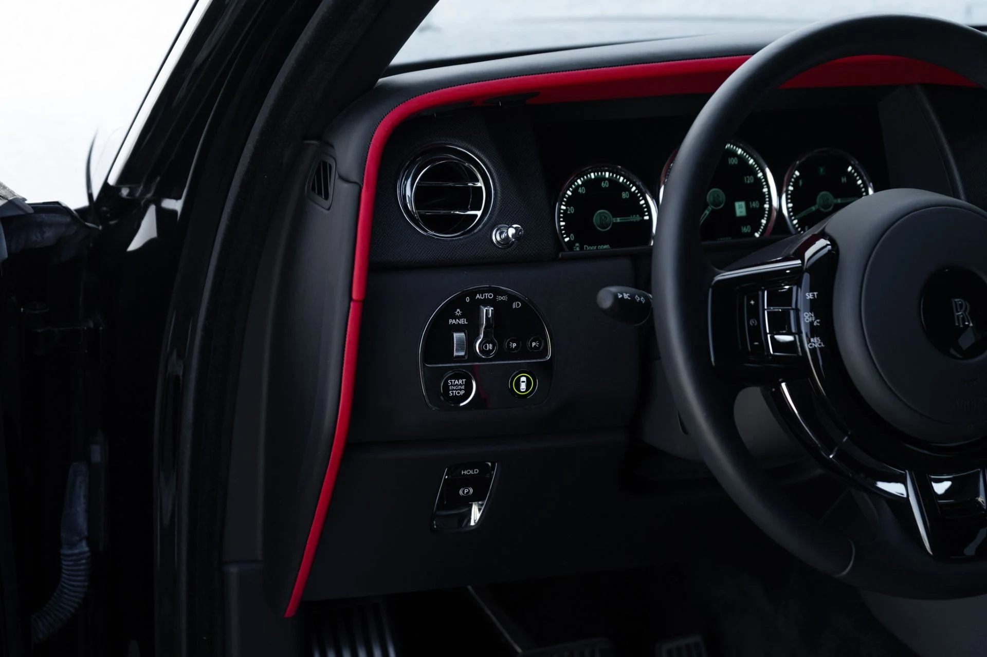 mph023_453185908_Used_2023_Rolls_Royce_Cullinan_1765314803_e1b7ac72fb