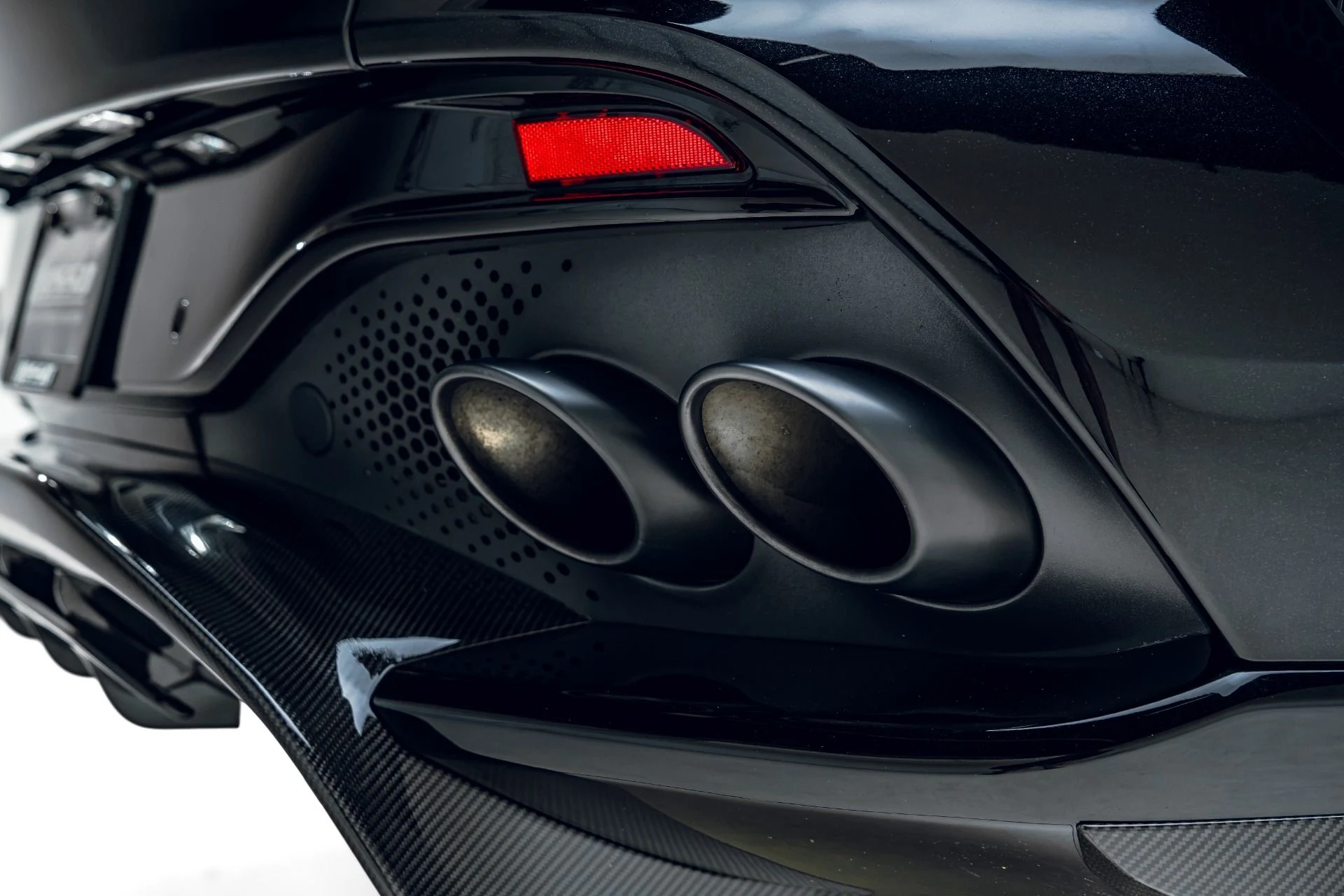 mph023_460472332_Used_2023_Aston_Martin_DBX_707_1782930757_6879fd1cc5