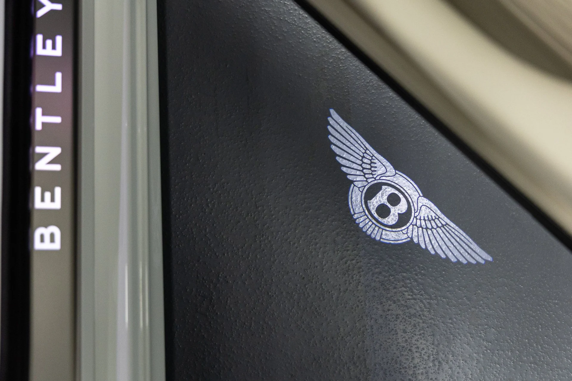 mph023_468621639_404c29c2ca831fff1a0f3c0c512c9cedx_ae7576d3ef