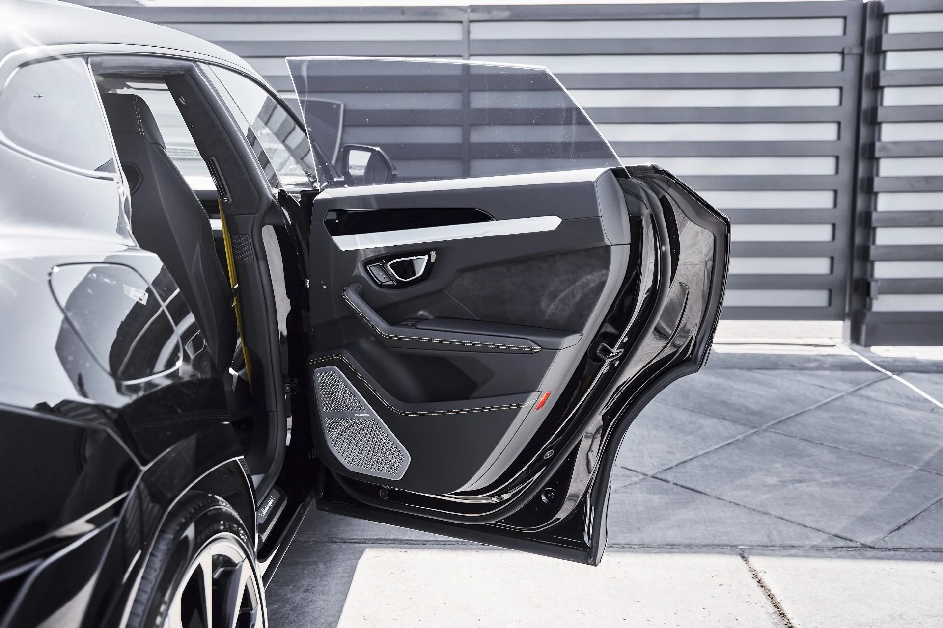 mph023_474204112_Used_2024_Lamborghini_Urus_S_1780082847_3dbaa33dda
