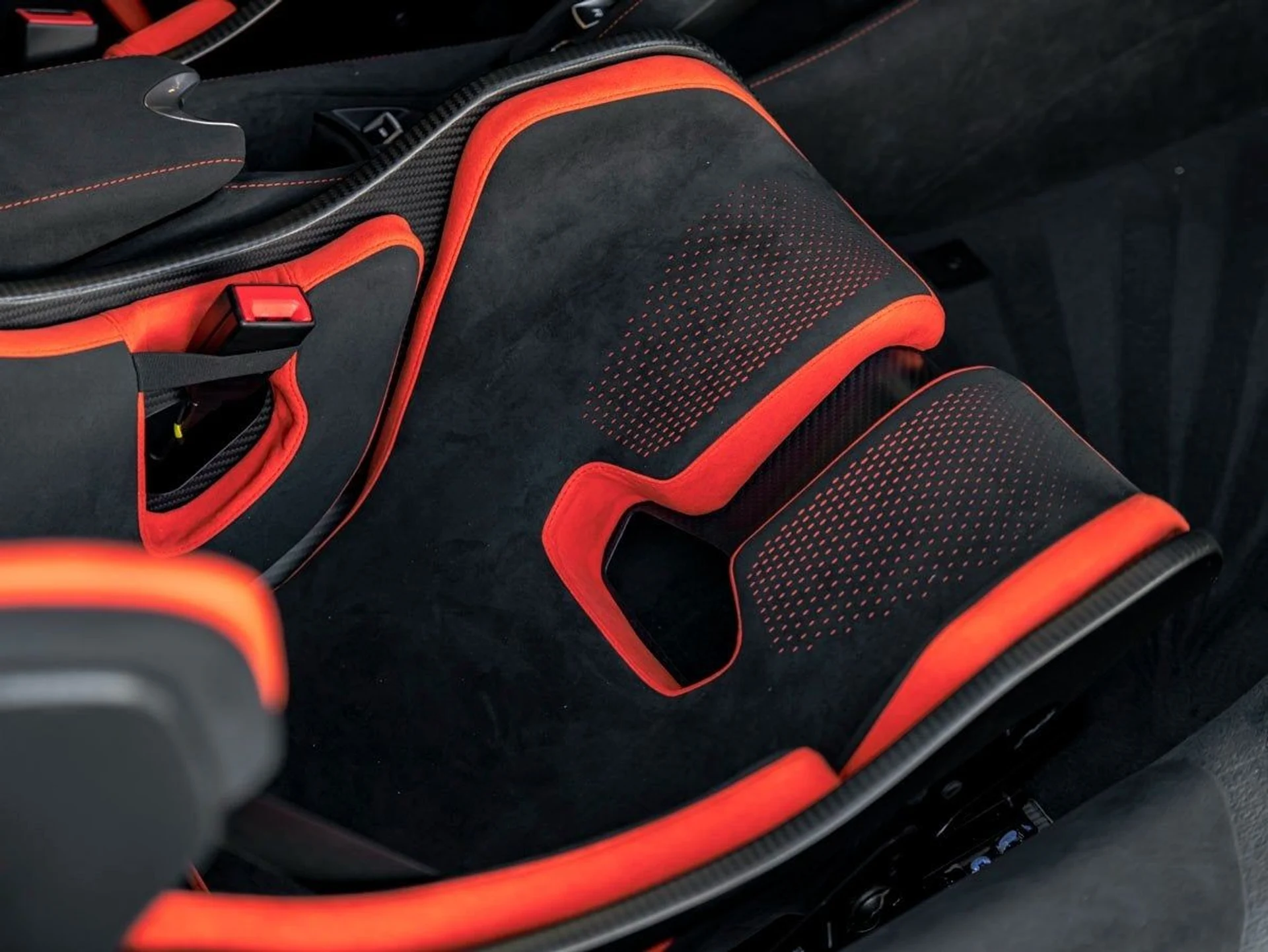 mph023_48405304_24_7cb8d74442