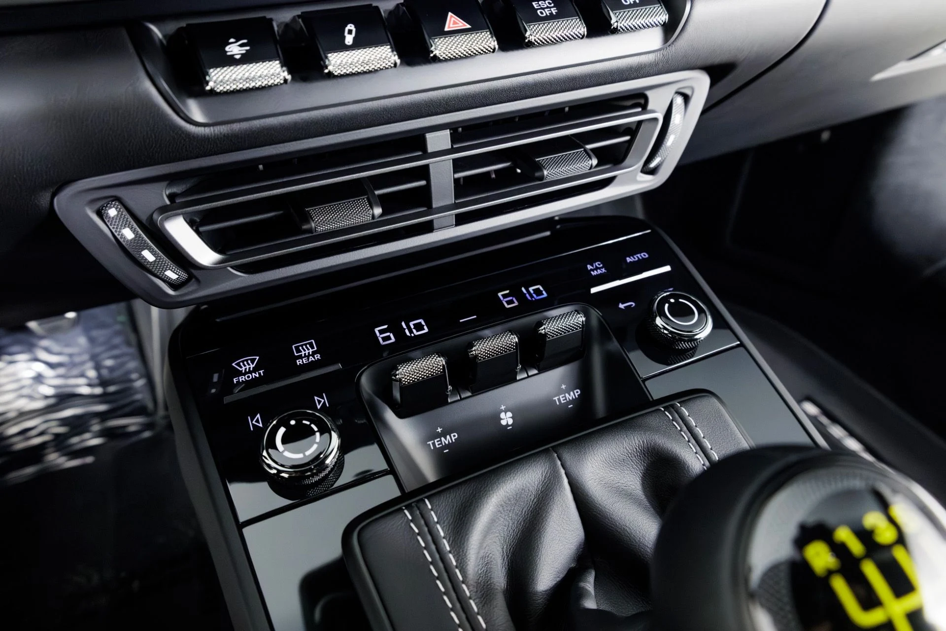 mph023_485988303_Used_2024_Porsche_911_GT_3_Touring_1767999905_a5a609b279