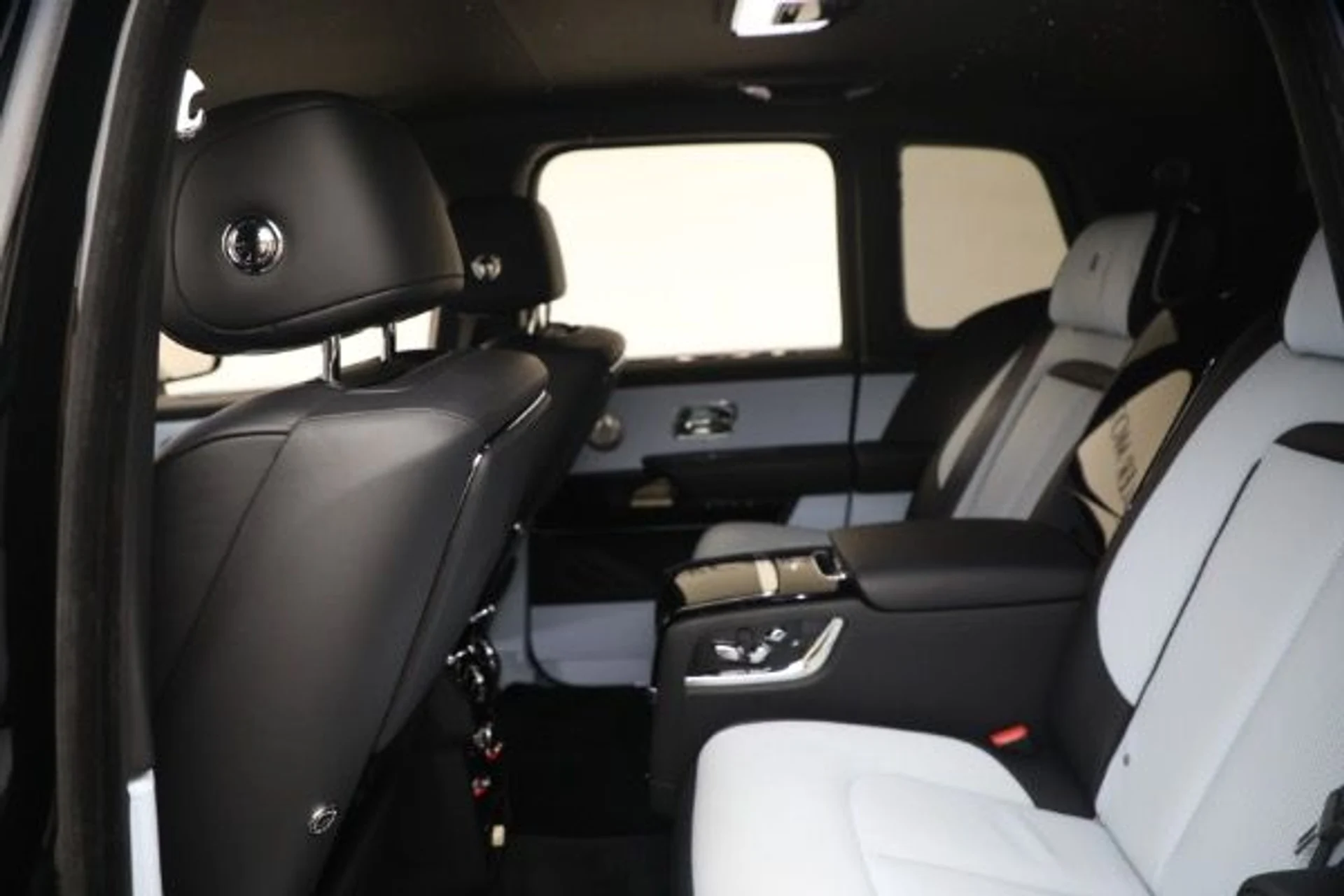 mph023_487098684_Used_2022_Rolls_Royce_Cullinan_4dda99b49e