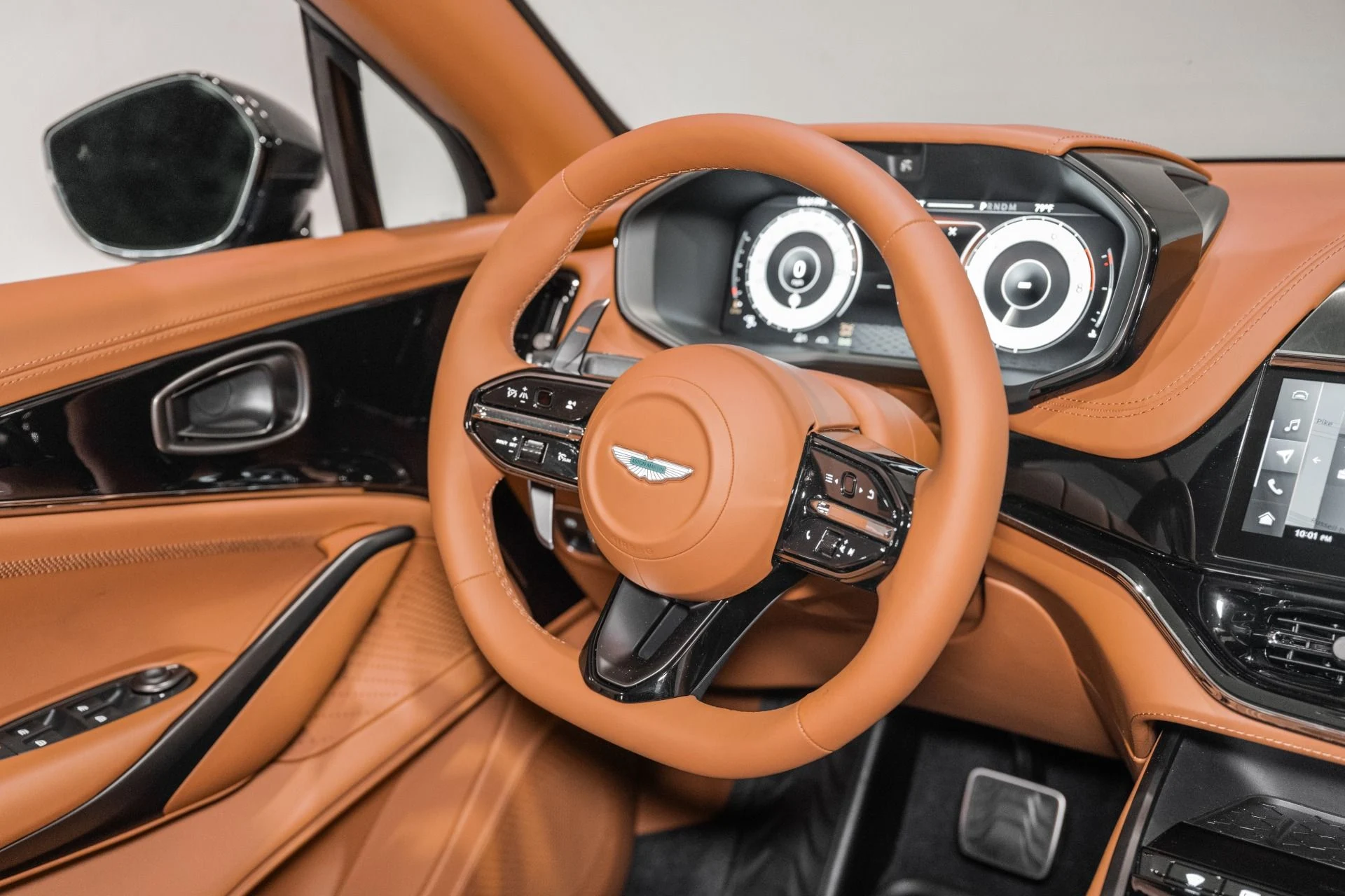 mph023_496519629_New_2026_Aston_Martin_DBX_707_1780939775_1e361e0dd4