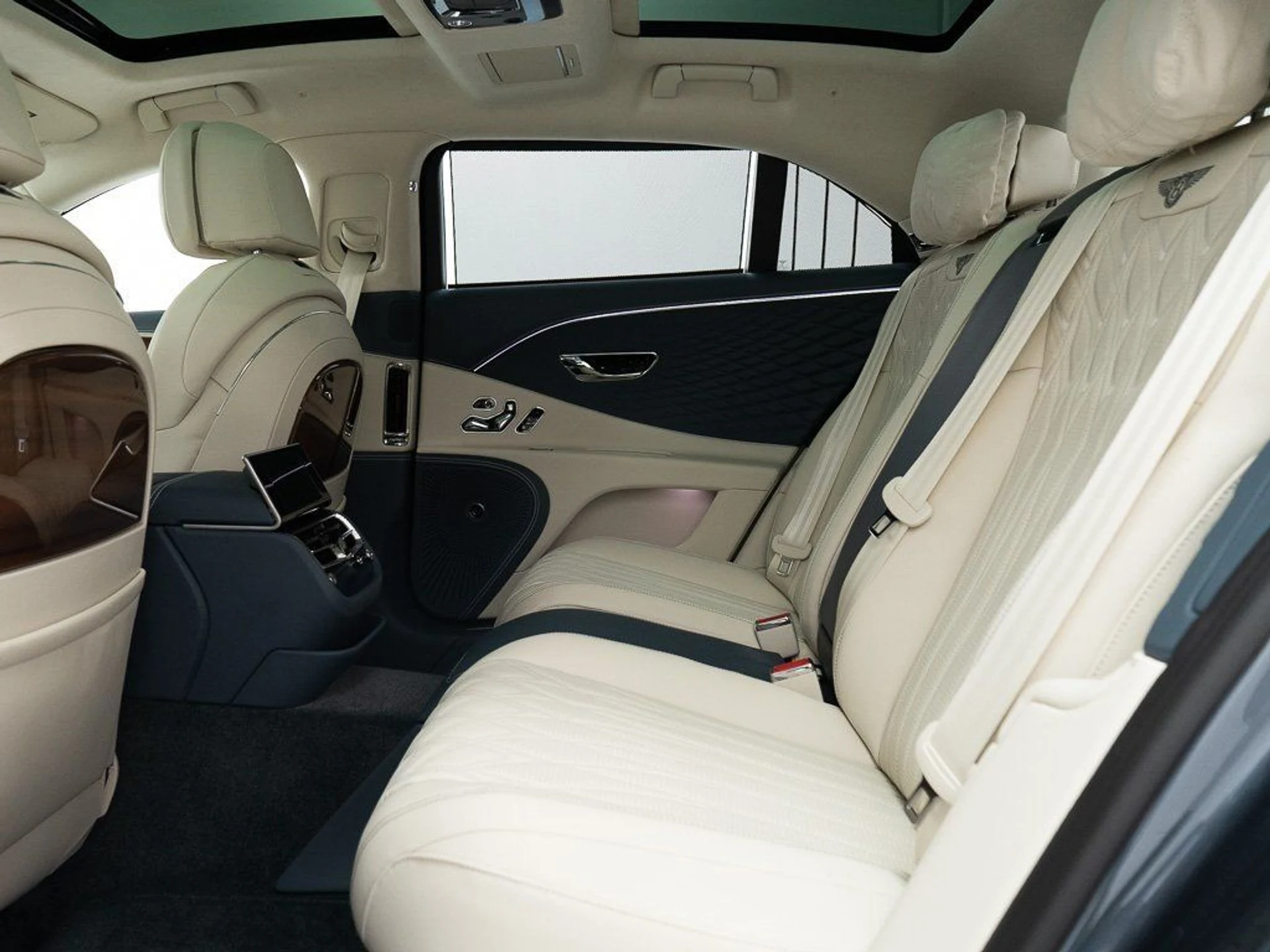 mph023_505877225_e6ae4edf69423a62be4451e86317a7ab_d90853d4e1