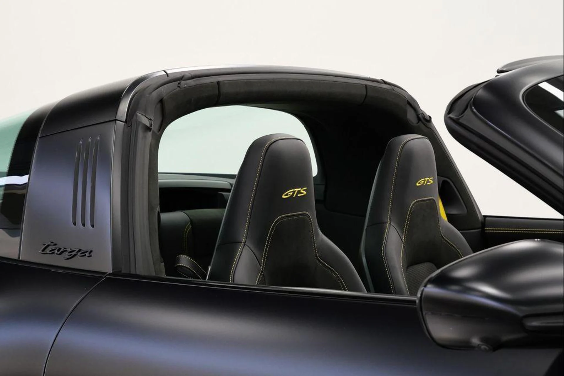 mph023_520446208_hrg_O_Dkq1ewg0l1d_X8_PUY_Iv0_Rs_7f52d9b51c