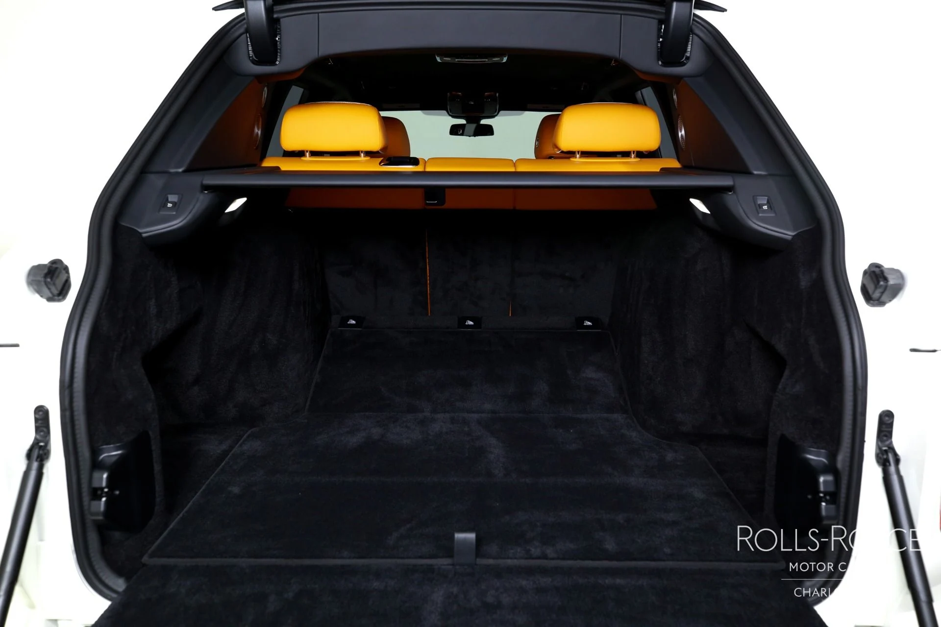 mph023_529231547_Used_2025_Rolls_Royce_Black_Badge_Cullinan_1773240505_86e949e66e