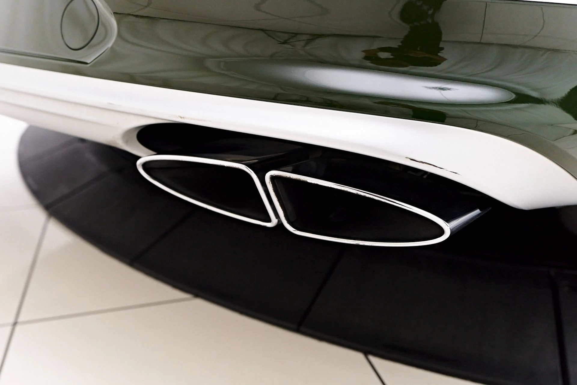 mph023_529496492_Used_2023_Bentley_Bentayga_EWB_1754782413_ccc342b1f2