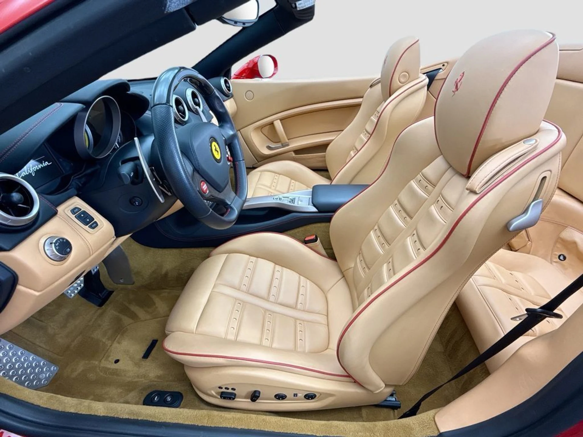 mph023_53285575_used_2014_ferrari_california_2drconvertible_8119_22996020_24_1024_7123ecbf7a