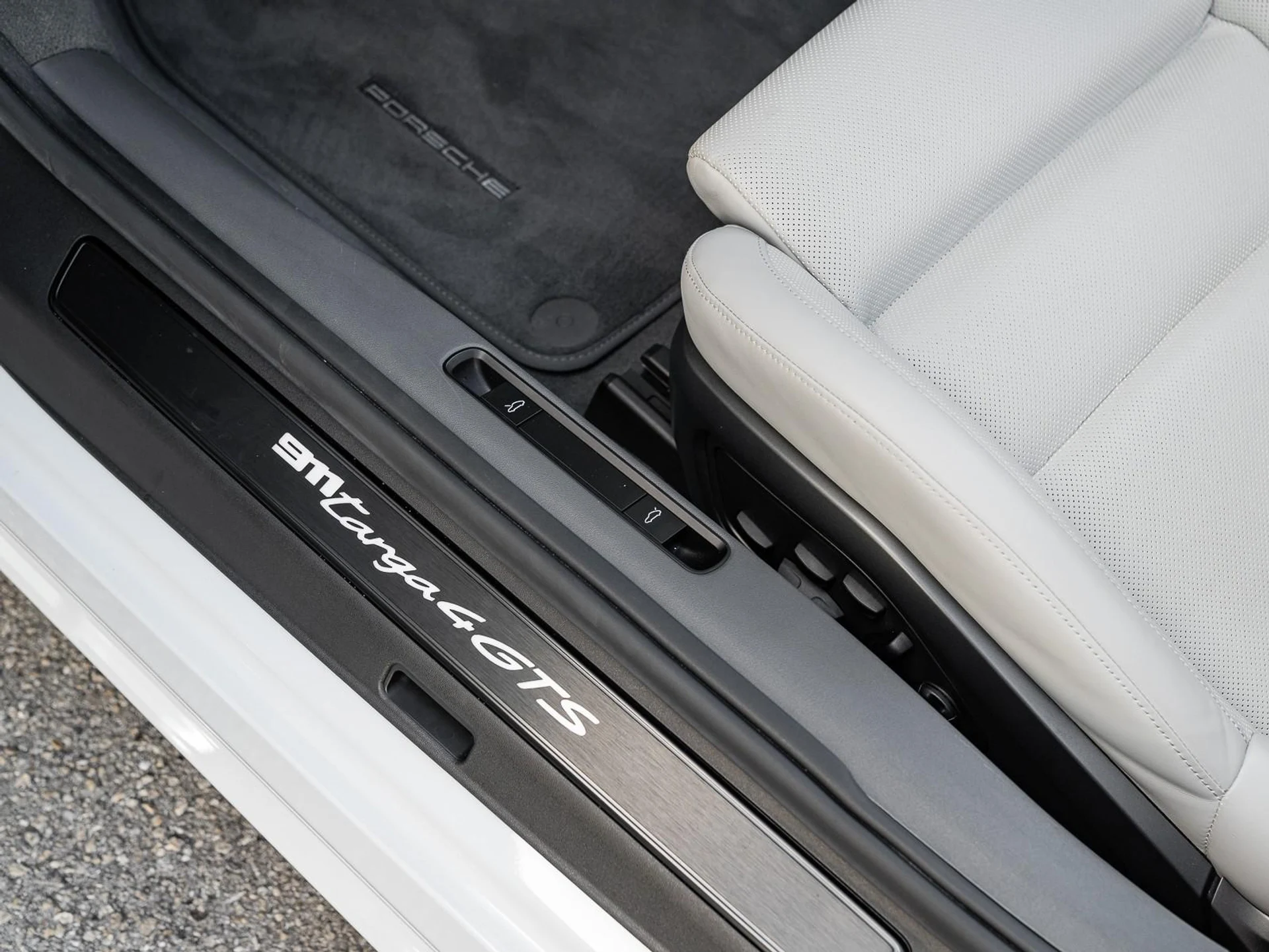 mph023_536010326_Used_2023_Porsche_911_4_GTS_1764191339_12c53dc2c6