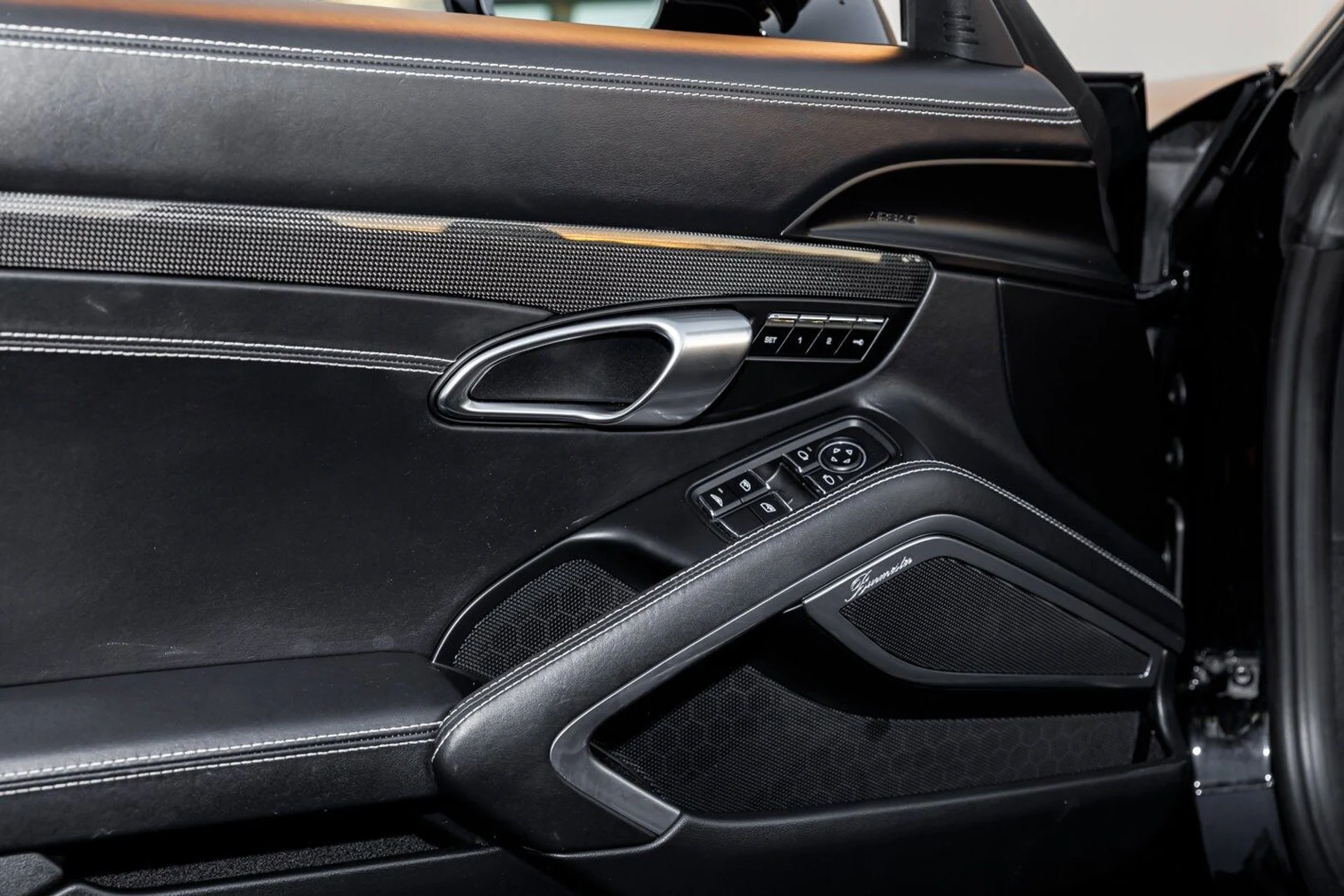 mph023_540676546_f983617fb9295acb9198244ba476f55bx_27036782e9