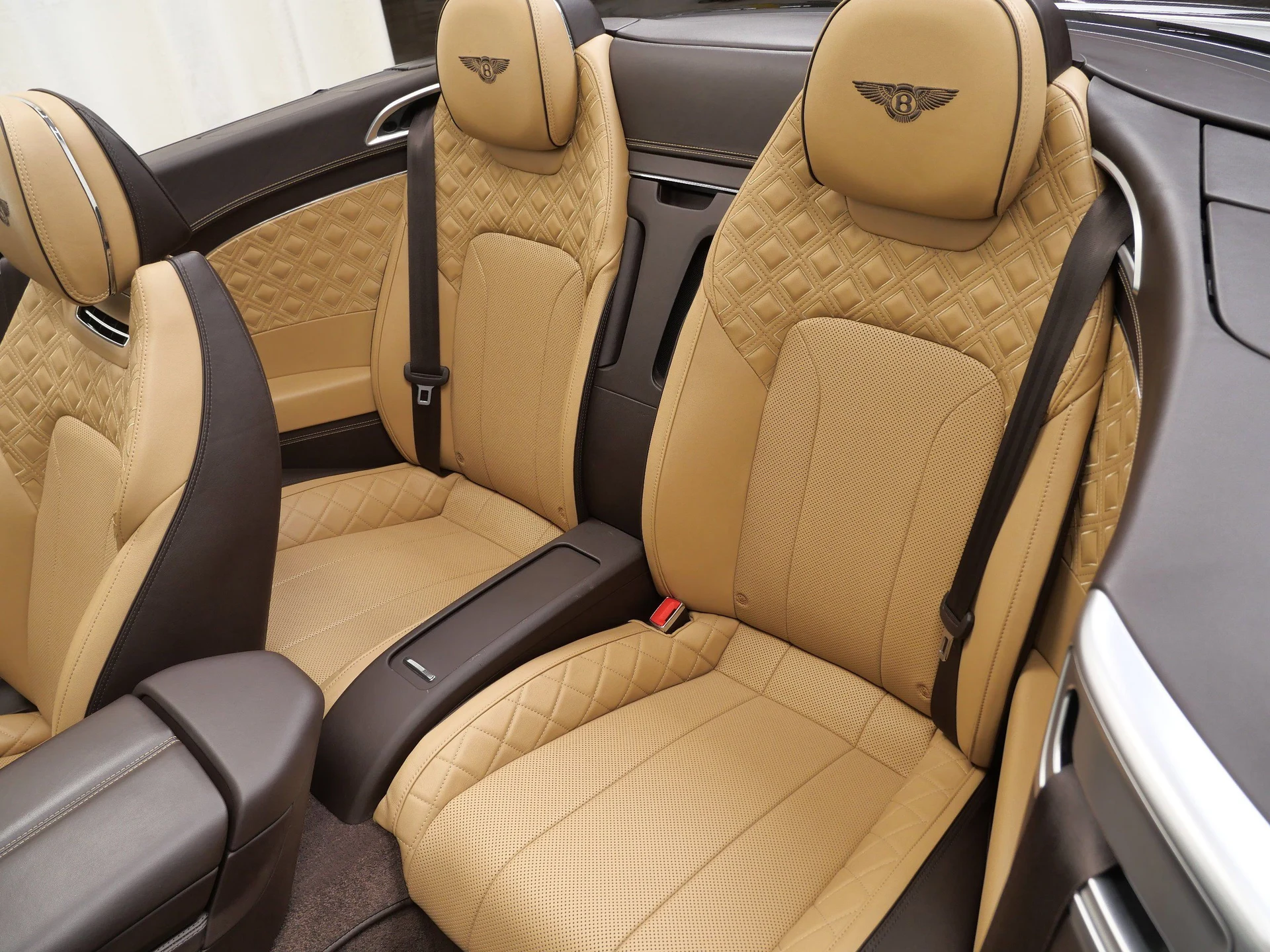 mph023_542815401_8211eeba38533a4ac50f2034336bb674_406c530553