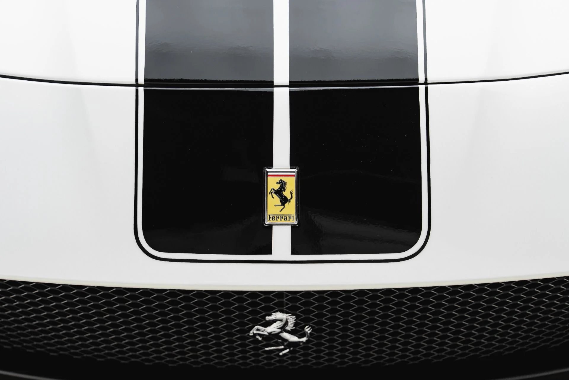 mph023_54707990_Used_2022_Ferrari_812_GTS_1785863039_6099ce6bce