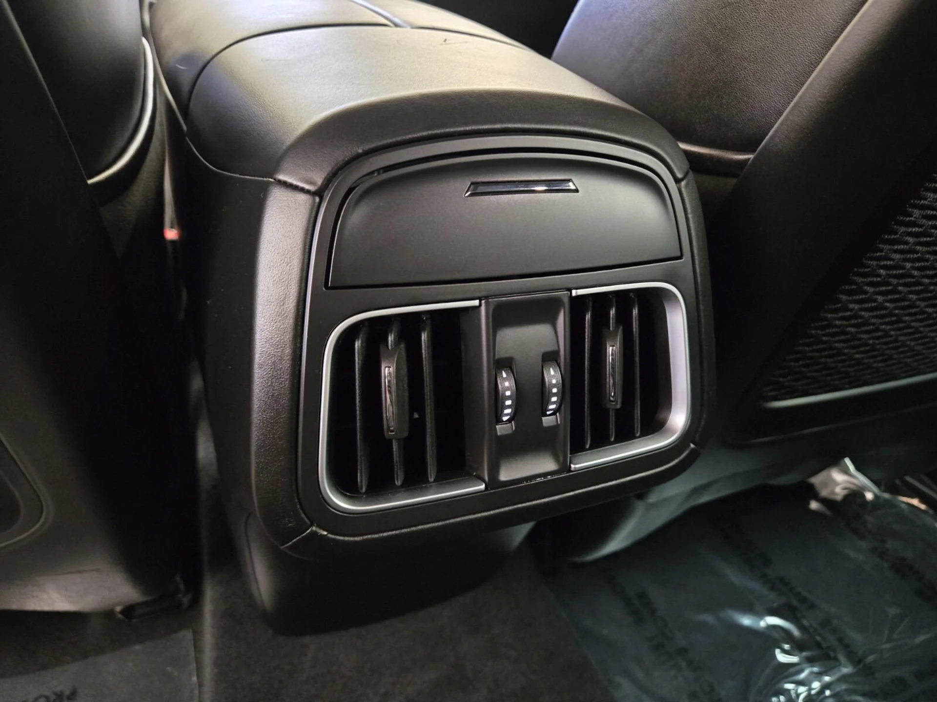 mph023_550492558_Used_2024_Maserati_Levante_GT_1777354947_295c7bdfe8