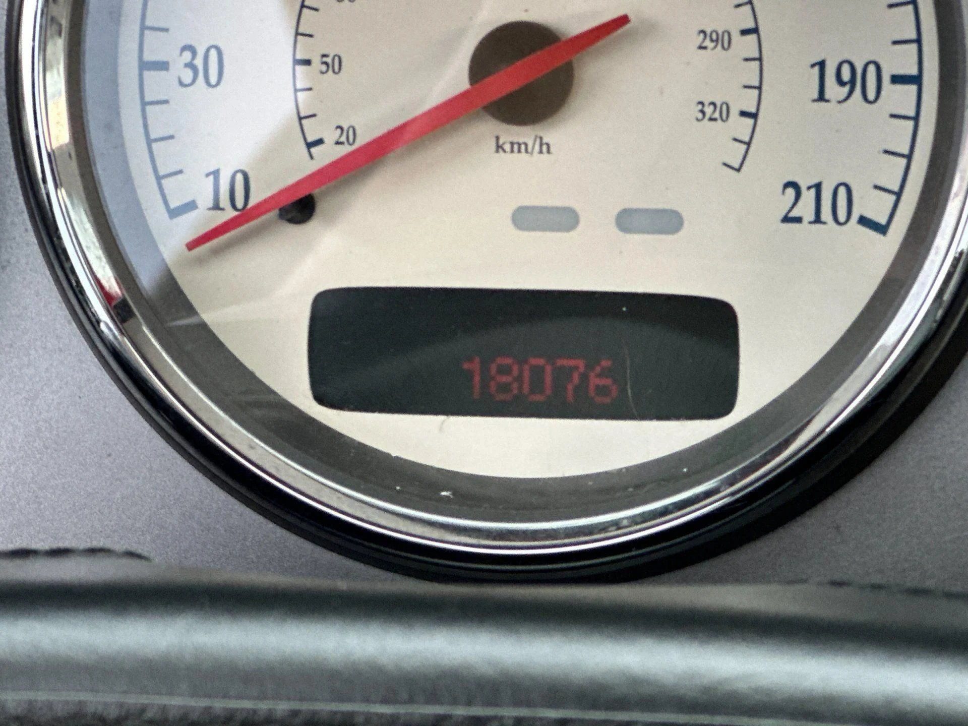 mph023_553337082_Used_2005_Aston_Martin_Vanquish_S_1772012915_4c3092ab28