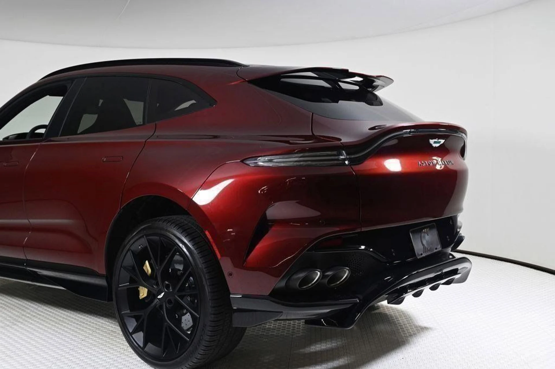 mph023_555275576_new_2025_aston_martin_dbx_707awd_11350_22854858_23_1024_361ec09b50