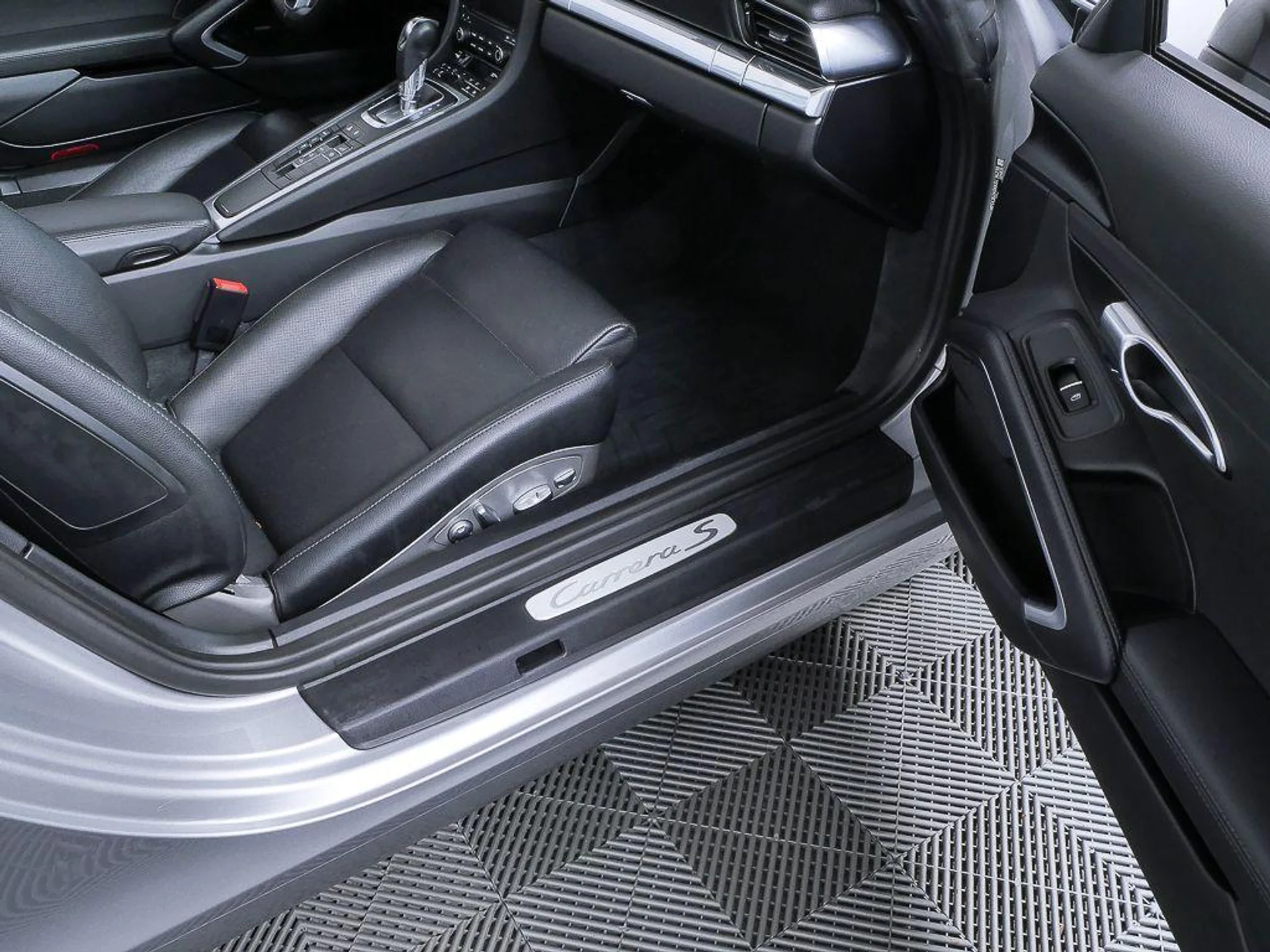 mph023_557149078_tsj_W_Yn55feb_Kw_KC_3_Tr_Ltj1_Ms7wc_07aedccc1f