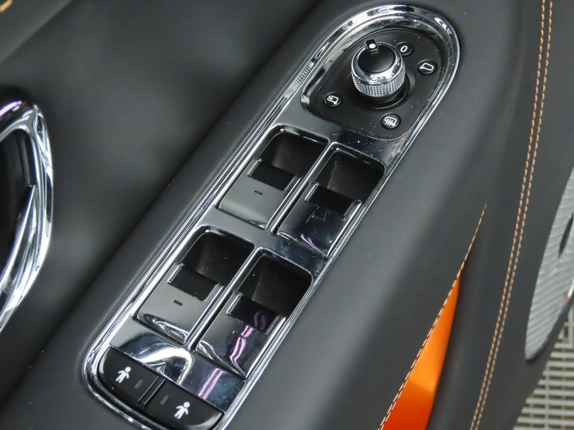 mph023_564566305_used_2024_bentley_bentayga_v8awd_8119_22892488_24_1024_15e84d0be2