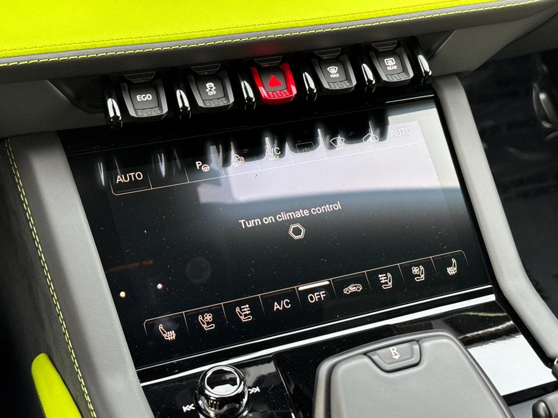 mph023_567135958_New_2025_Lamborghini_Urus_SE_1770805152_f58a02fb1d
