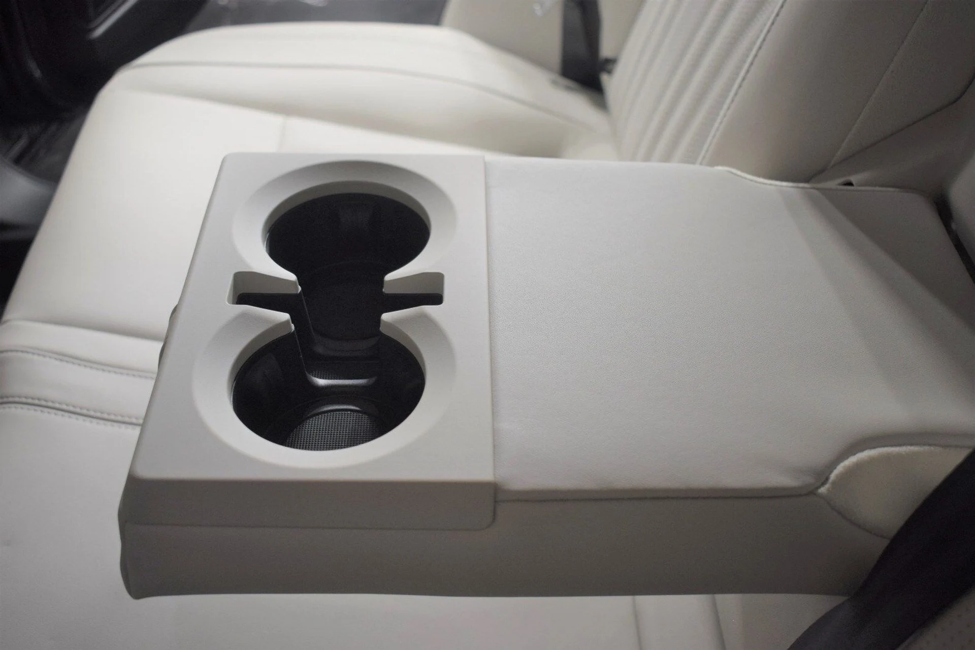 mph023_572412196_104902c94276bb474fb770ecb72fff0cx_9e99ebcb39