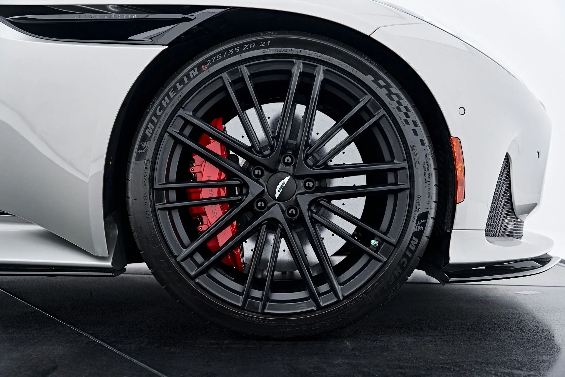 mph023_57749006_Used_2024_Aston_Martin_DB_12_1789627742_f043a03af1